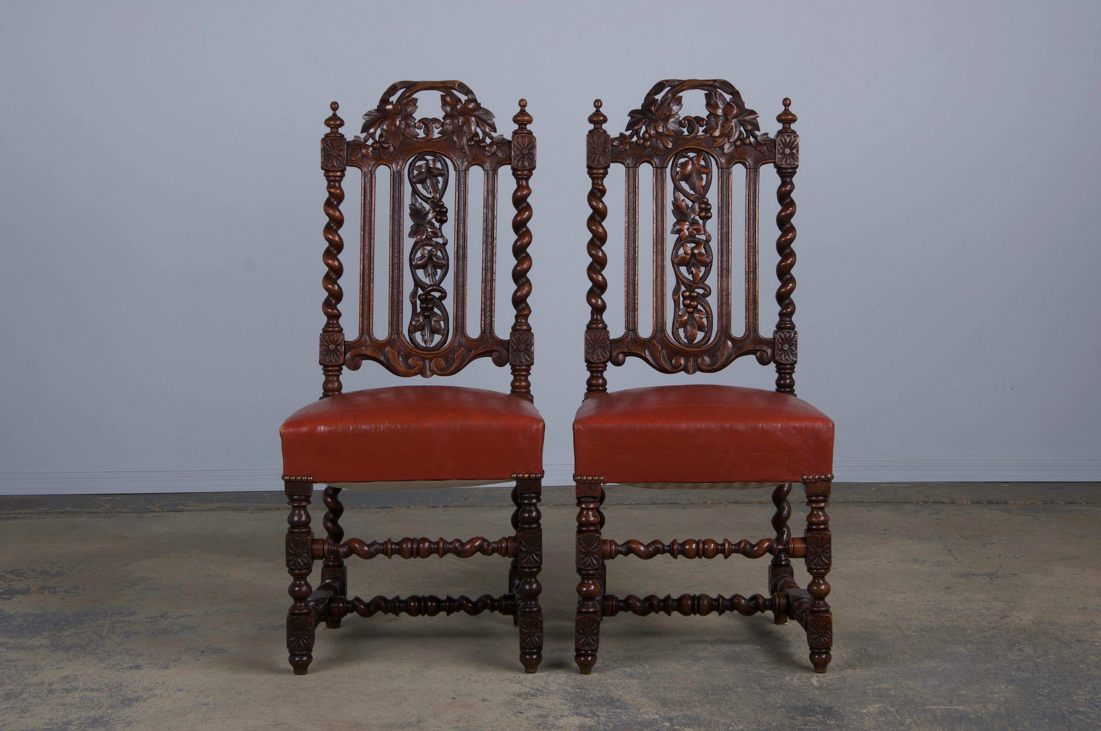 Antike French Renaissance Eiche Esszimmerstühle mit rotem Leder - Satz von 6 (19. Jahrhundert) im Angebot