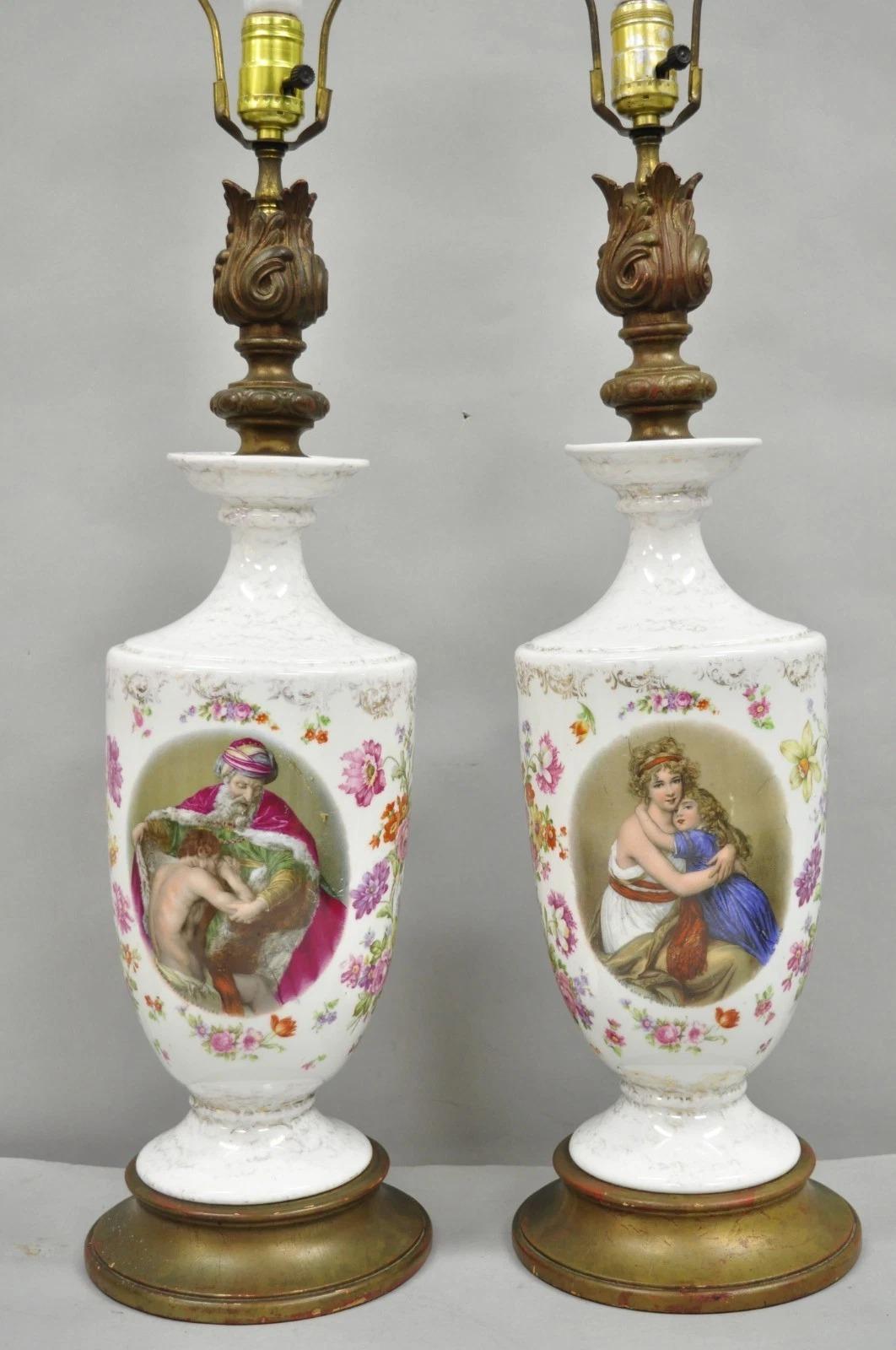 Antique French Renaissance Victorian Porcelain Urn Figural Cameo Table Lamp Pair Renacimiento en venta
