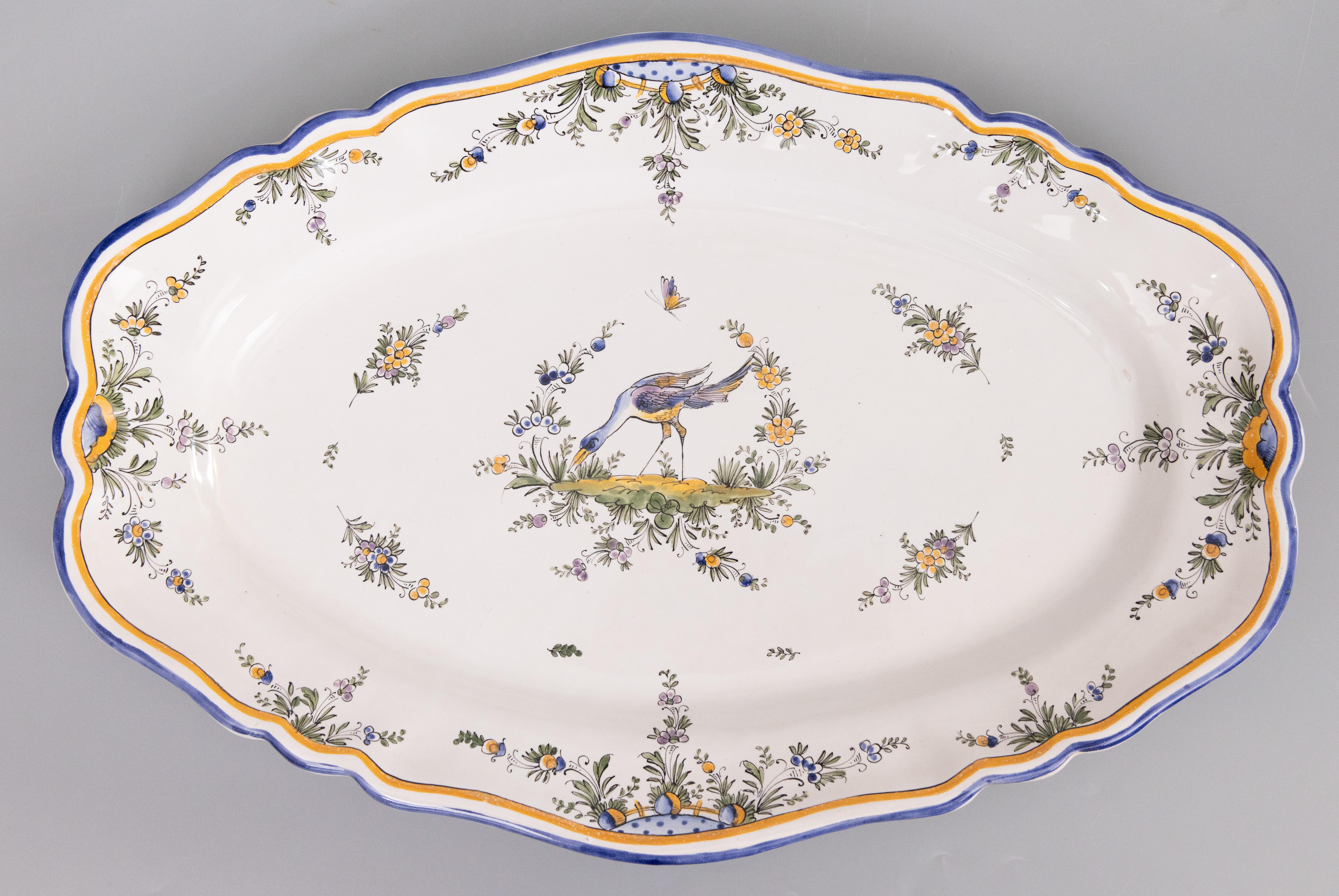Antique French Renoleau Faience Pear Lidded Bird Soup Tureen With Platter (zuppiera per uccelli con coperchio) in vendita 4