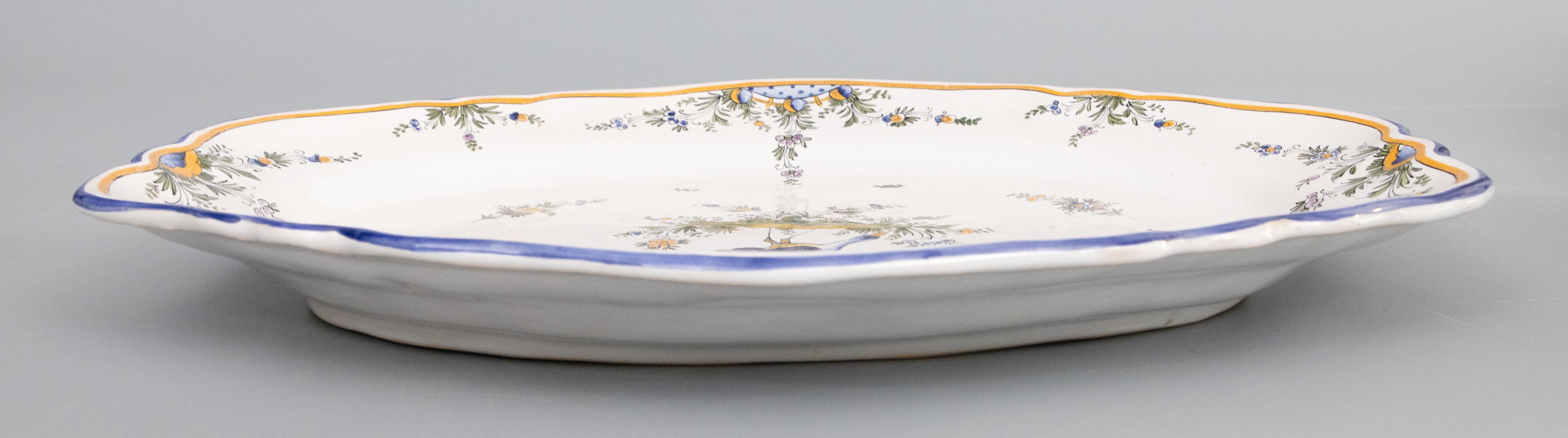 Antique French Renoleau Faience Pear Lidded Bird Soup Tureen With Platter (zuppiera per uccelli con coperchio) in vendita 5