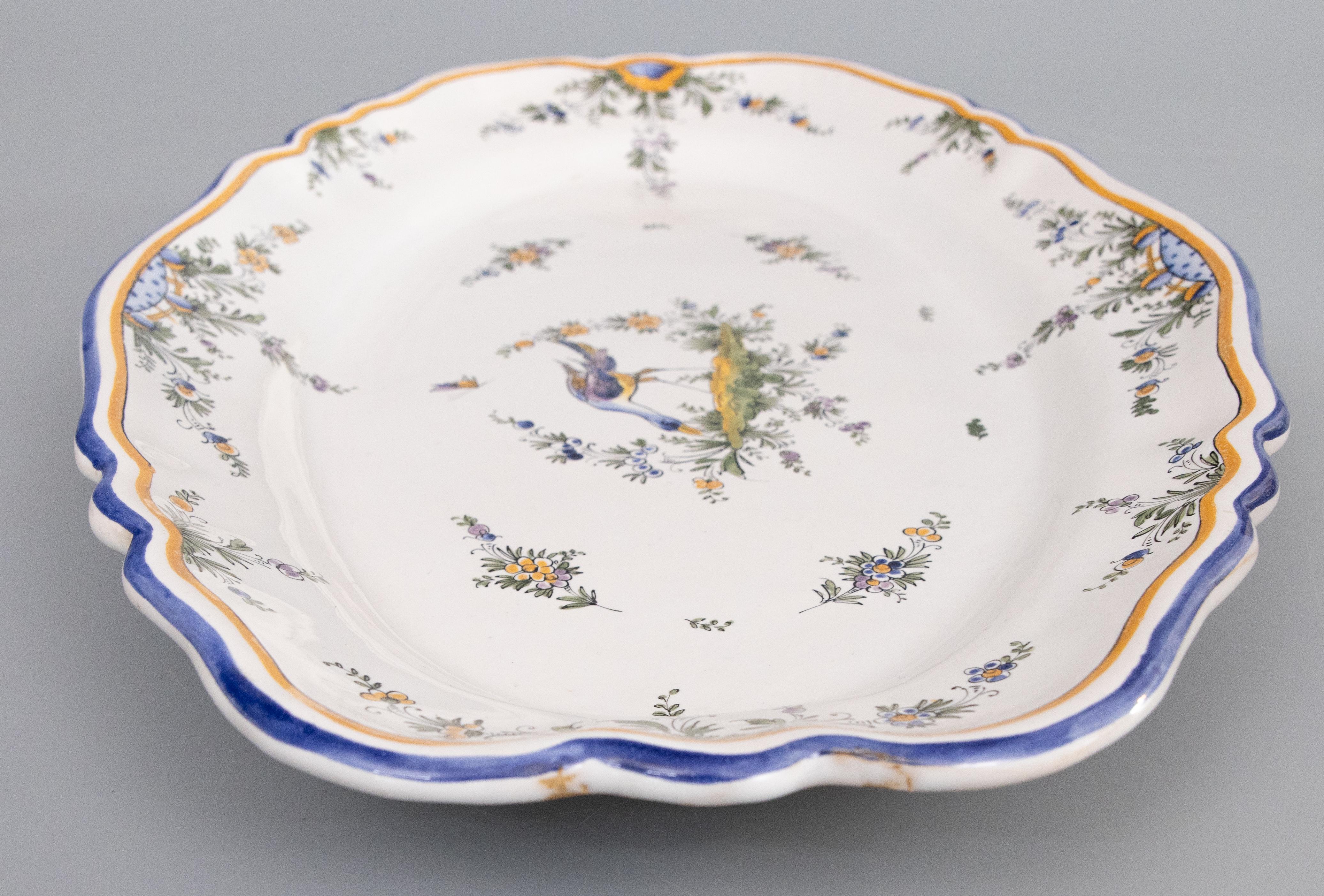 Antique French Renoleau Faience Pear Lidded Bird Soup Tureen With Platter (zuppiera per uccelli con coperchio) in vendita 8