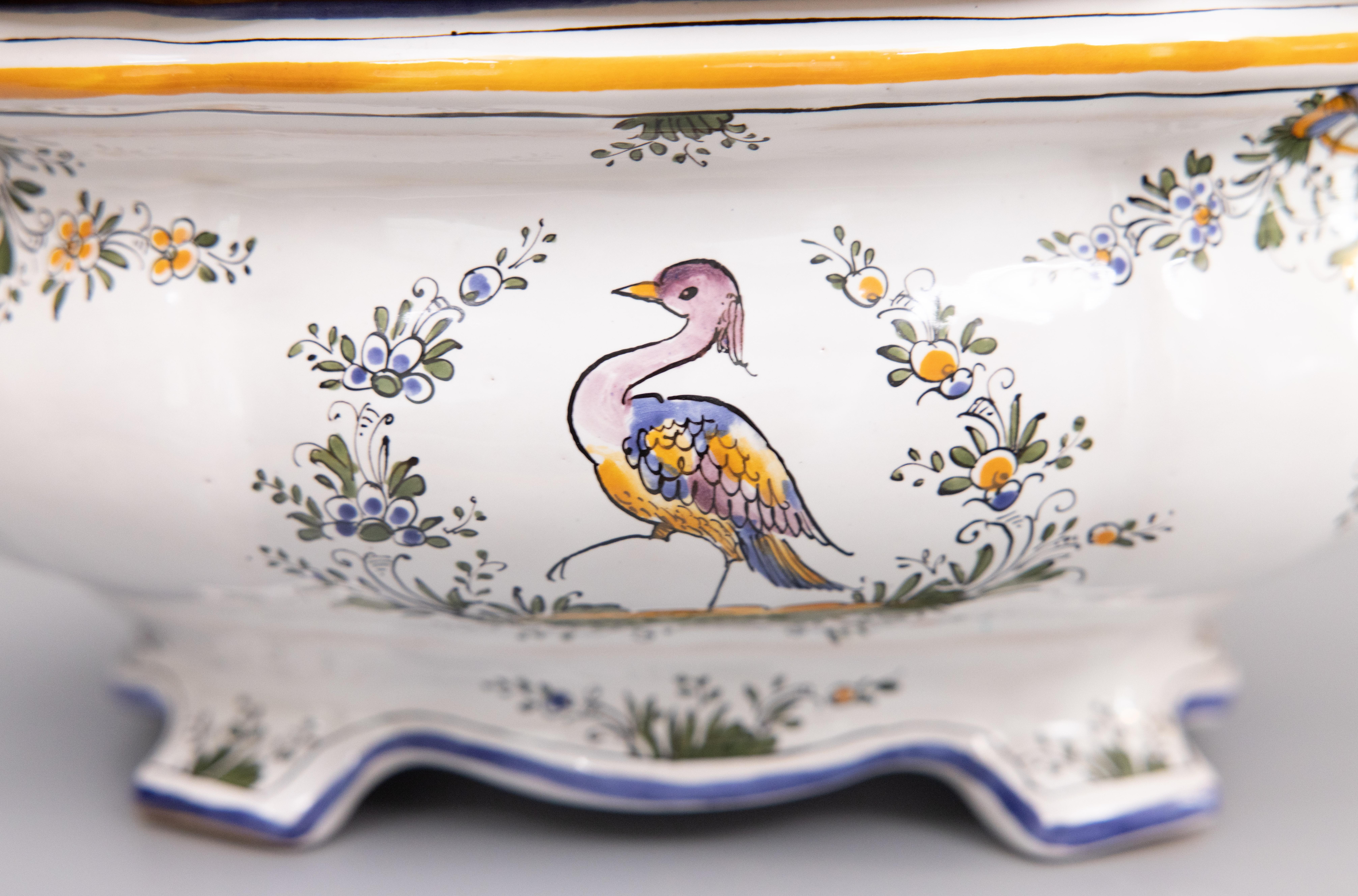 Majolica Antique French Renoleau Faience Pear Lidded Bird Soup Tureen With Platter (zuppiera per uccelli con coperchio) in vendita