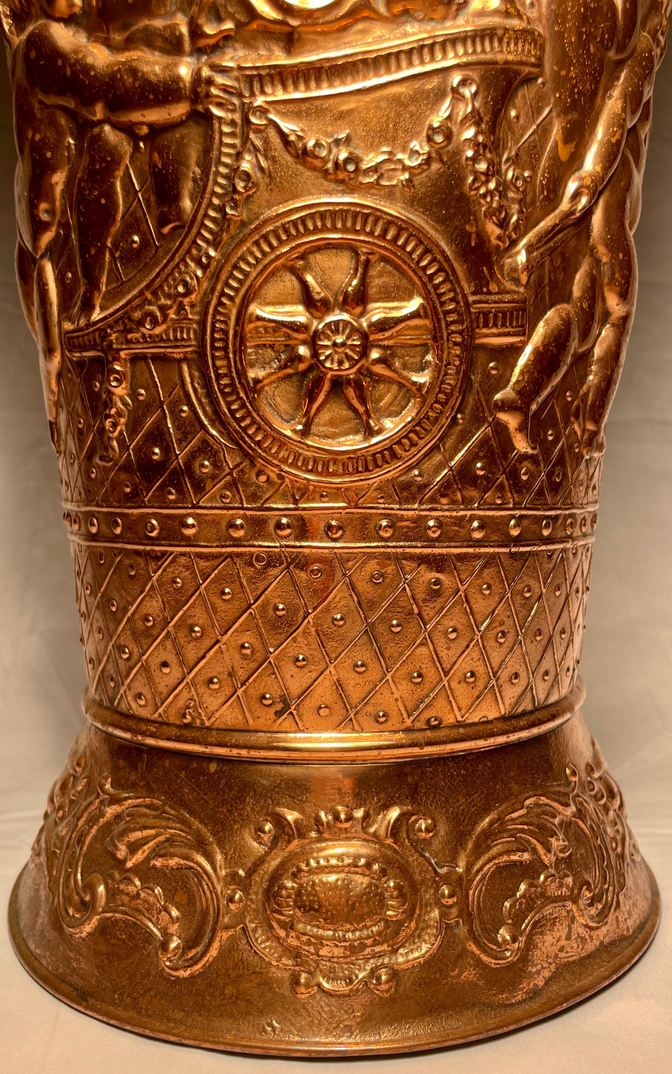 Antiker französischer Repousse-Kupfer-Weinkörbchenkorb im Angebot 1