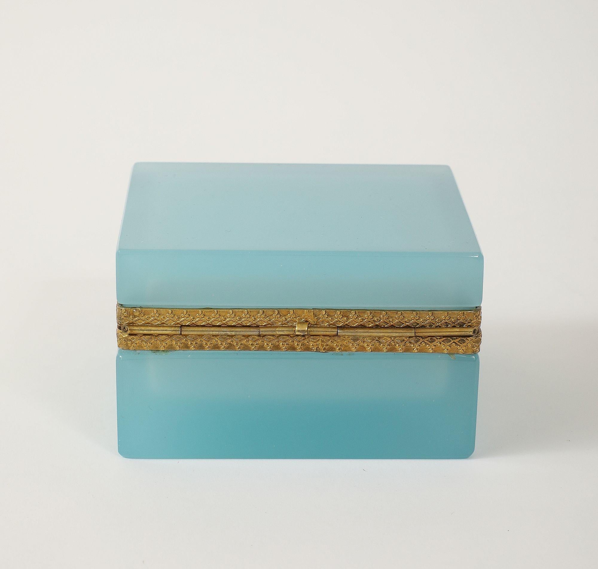 Verre opalin Antique French Opaline Blue Robin's Egg Square Box with Fancy Mounts, 1900 en vente