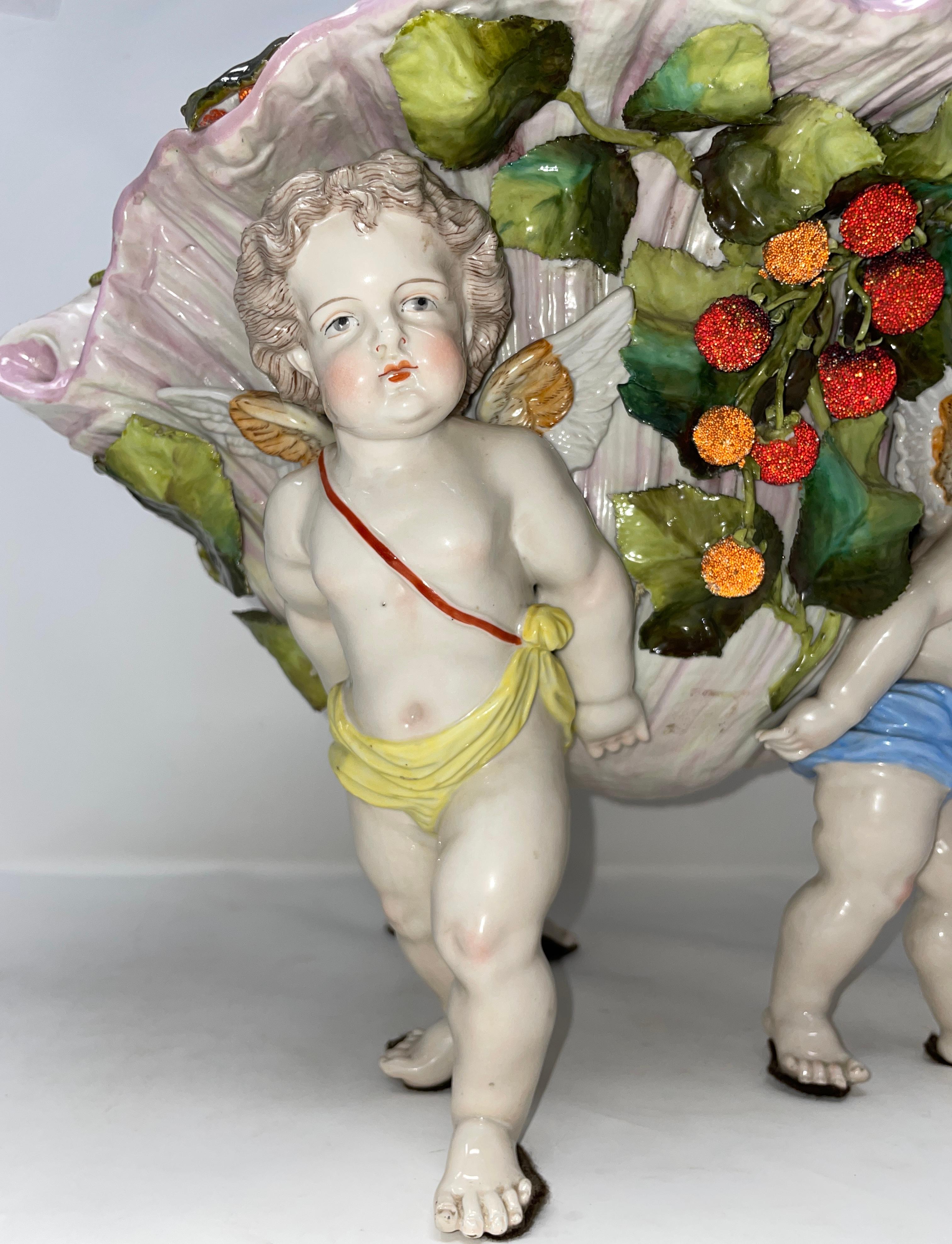 Antique French Rococo Shell Design Porcelain Centerpiece, Circa 1865-1875. For Sale 2