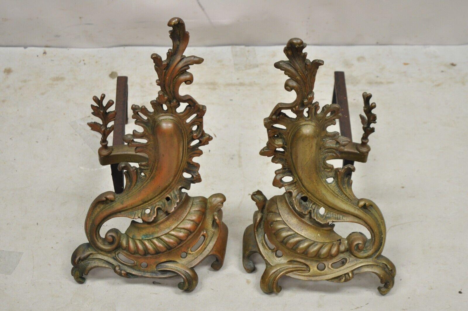 Paire de chenets anciens en laiton à feuilles d'Acanthus de style rococo baroque français en vente 2