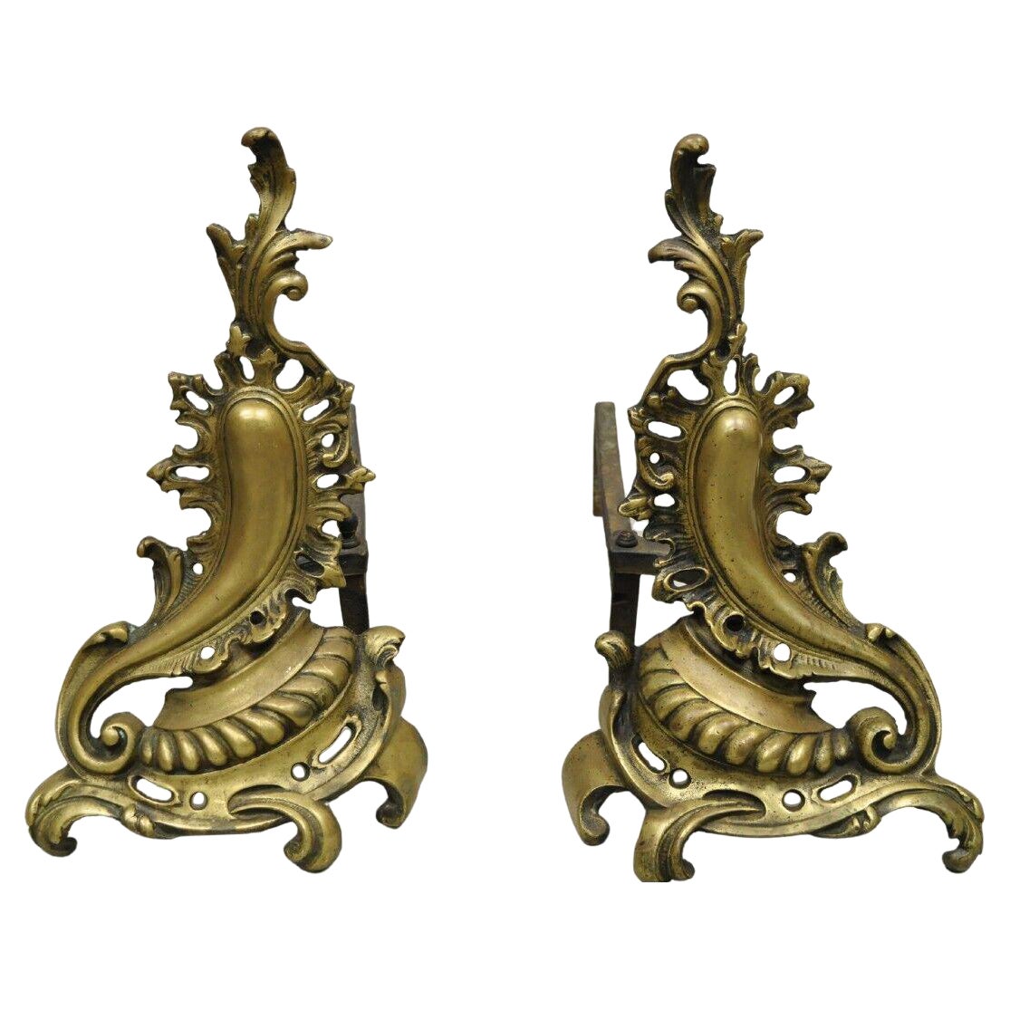 Antique French Rococo Baroque Style Brass Leafy Acanthus Andirons - una coppia