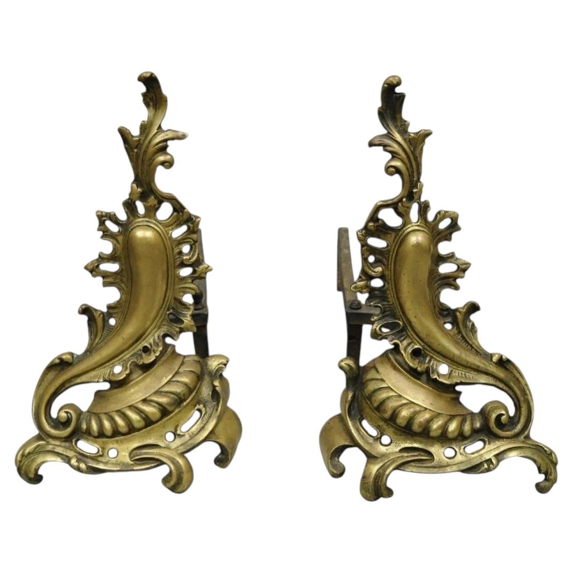 Antique French Rococo Baroque Style Brass Leafy Acanthus Andirons - una coppia