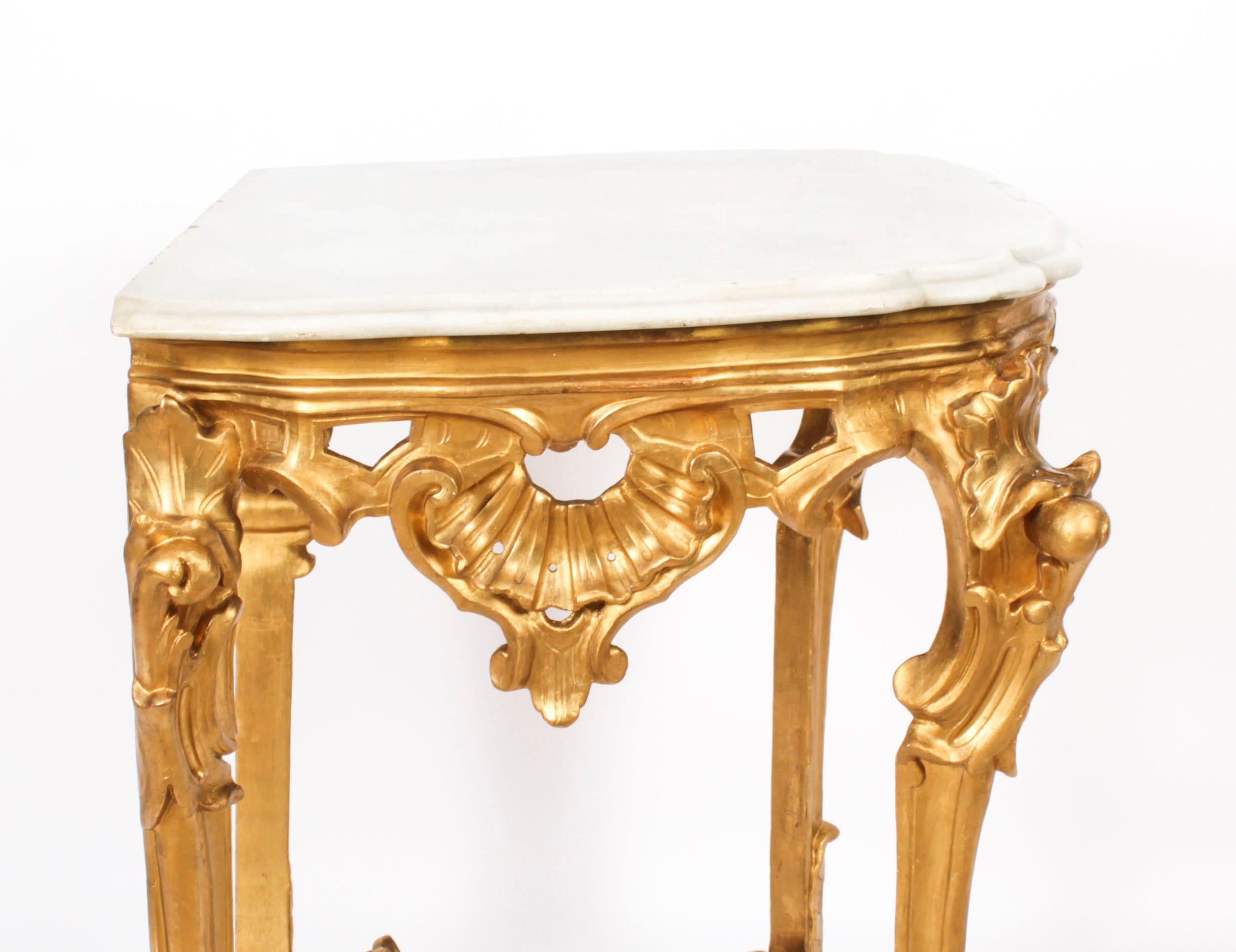 Ancienne table console en bois doré sculpté rococo français 18ème siècle en vente 4