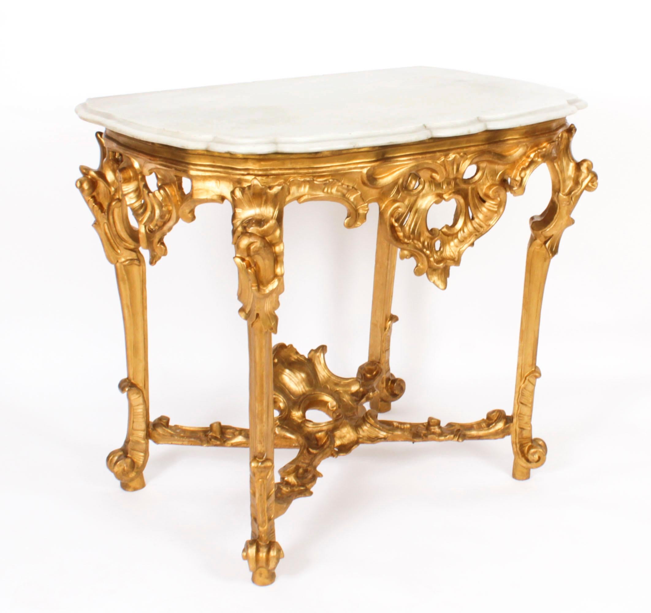 Ancienne table console en bois doré sculpté rococo français 18ème siècle en vente 7