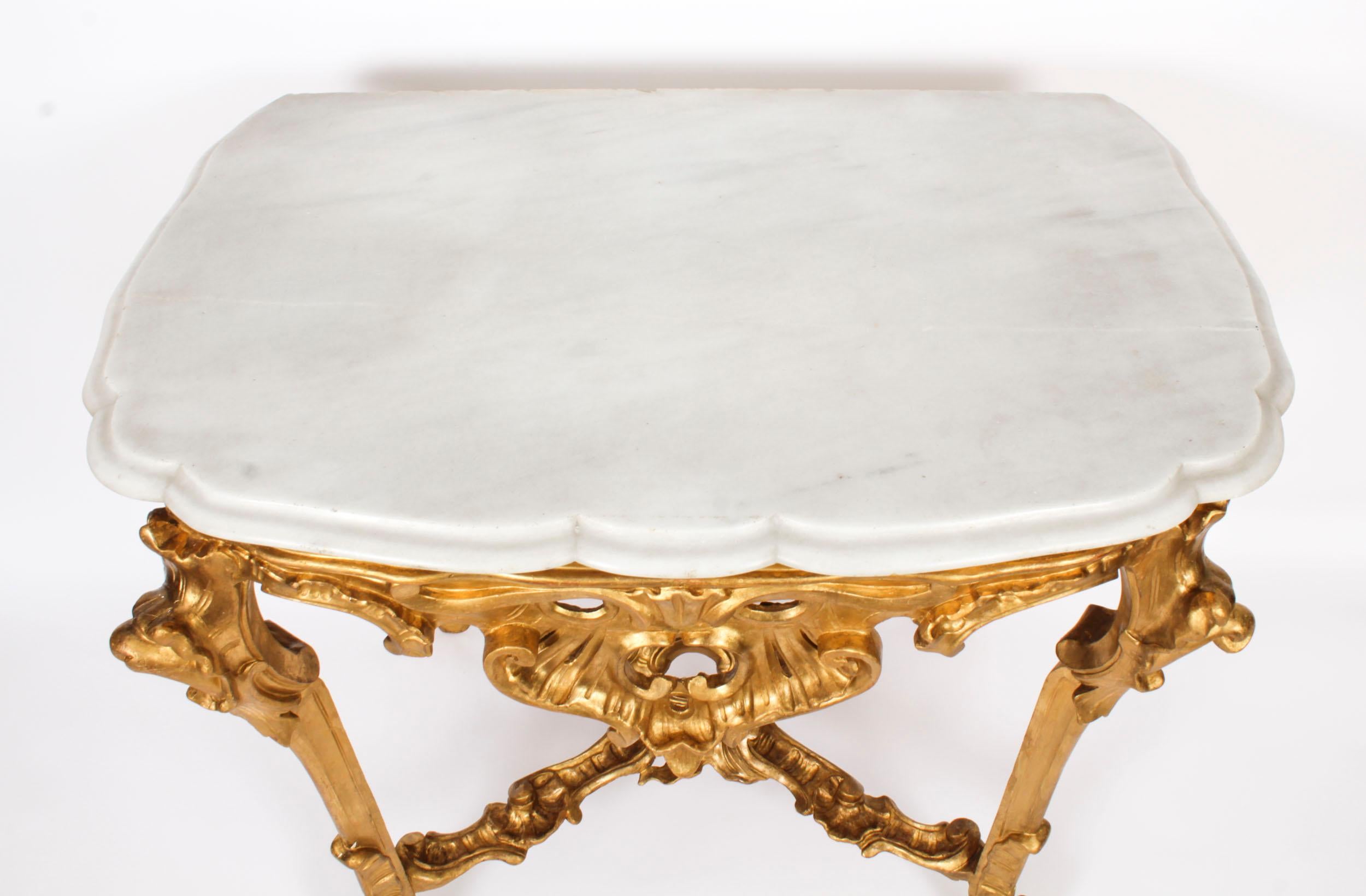 Rococo Ancienne table console en bois doré sculpté rococo français 18ème siècle en vente