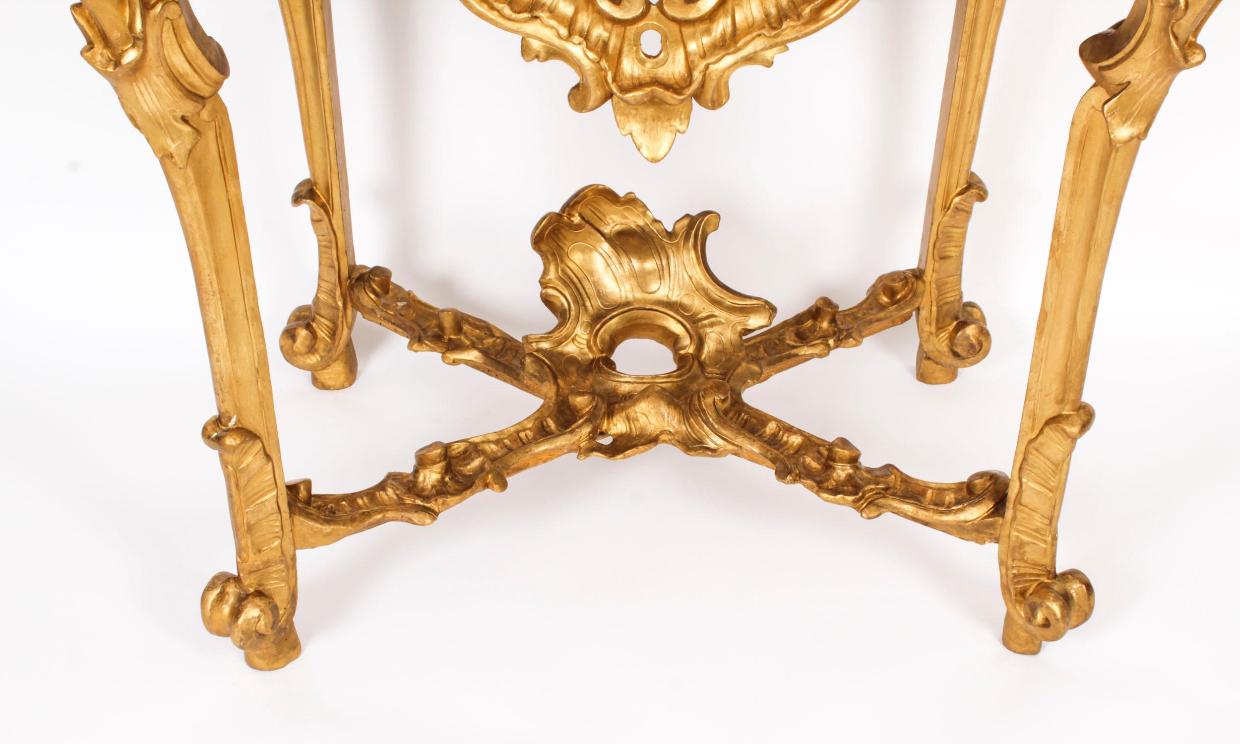 Ancienne table console en bois doré sculpté rococo français 18ème siècle en vente 1