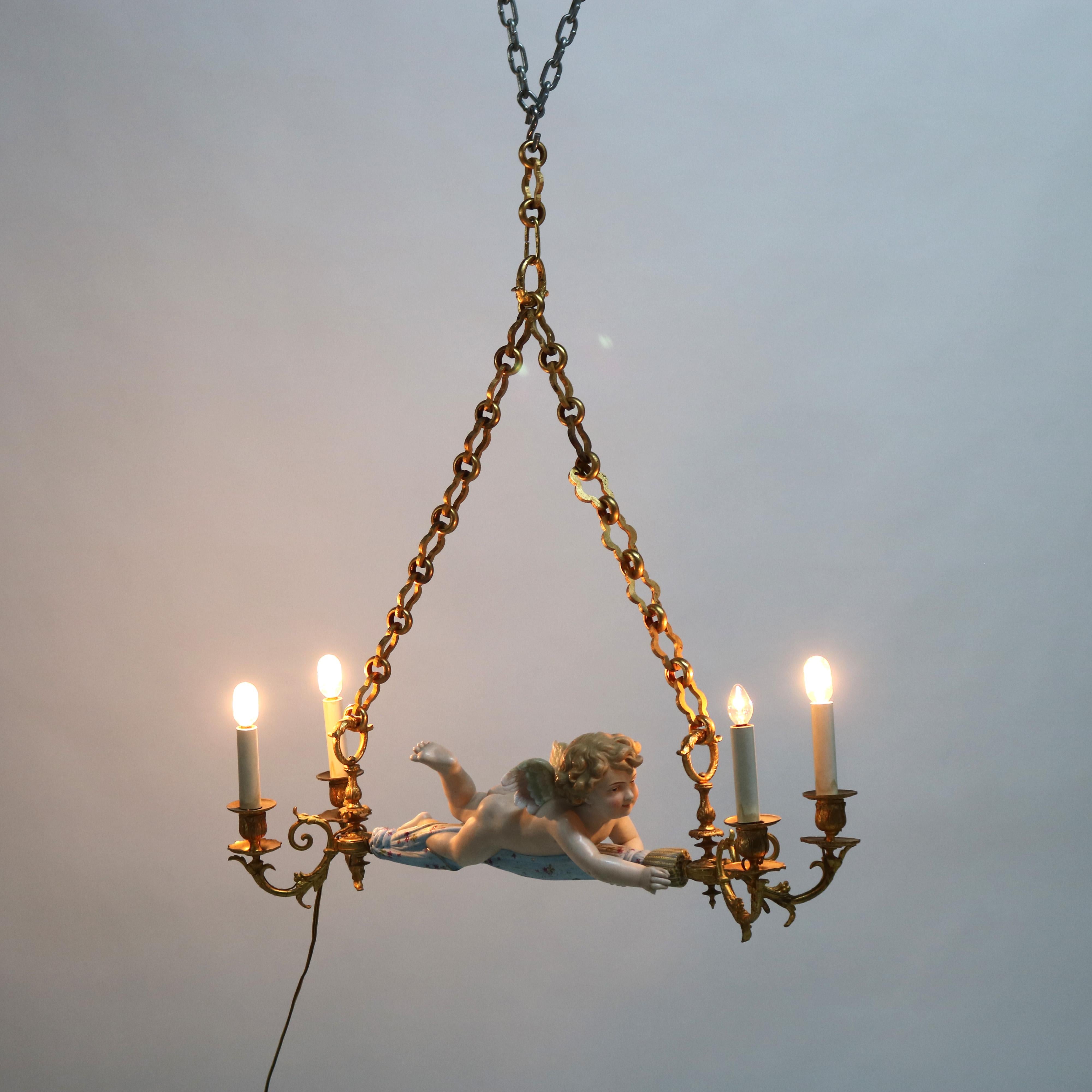 Rococo Ancienne suspension rocococo française en porcelaine biscuit et bronze doré représentant un chérubin, vers 1920 en vente