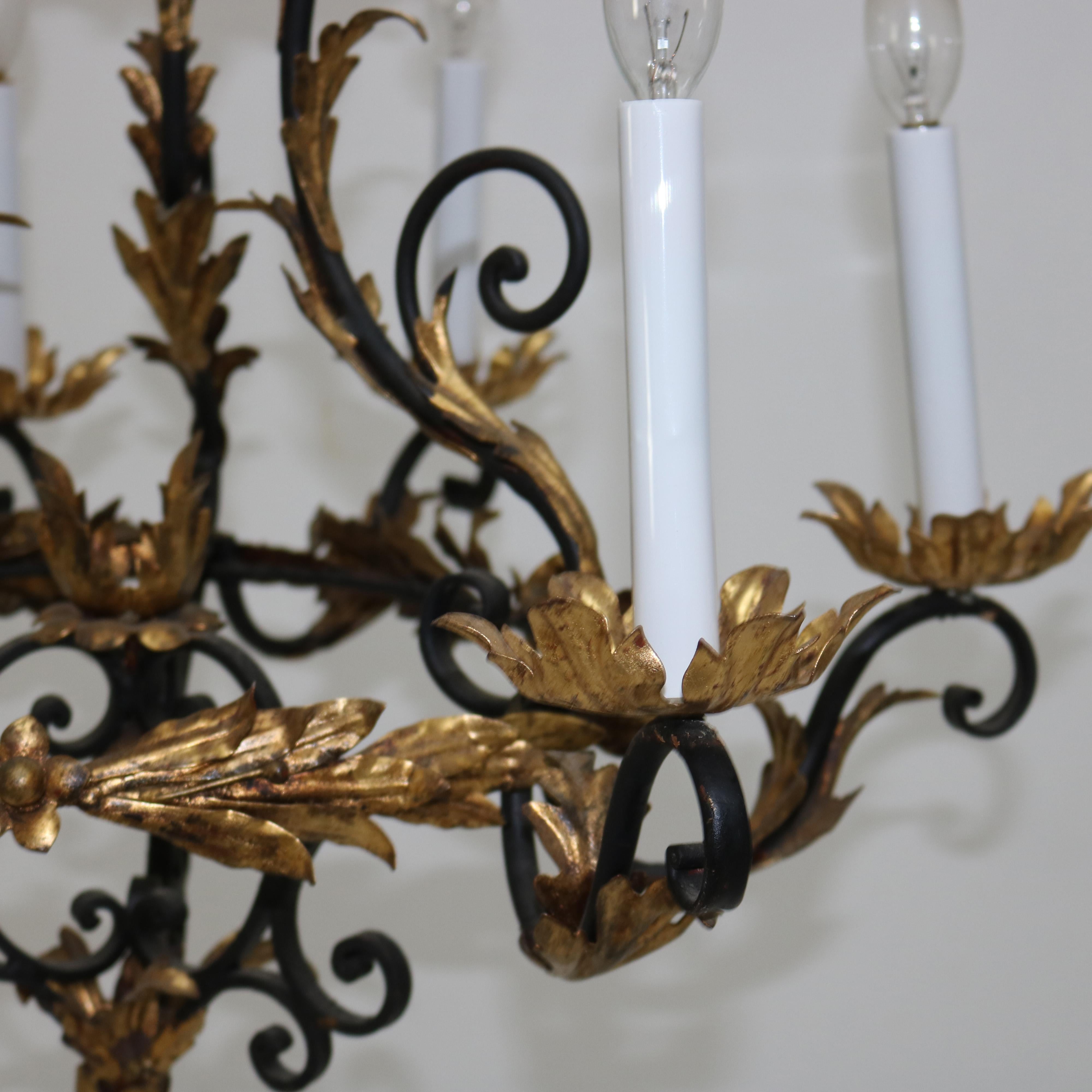 Métal Lustre Rocococo français ancien à six feuillages en métal doré et ébénisé C1930 en vente