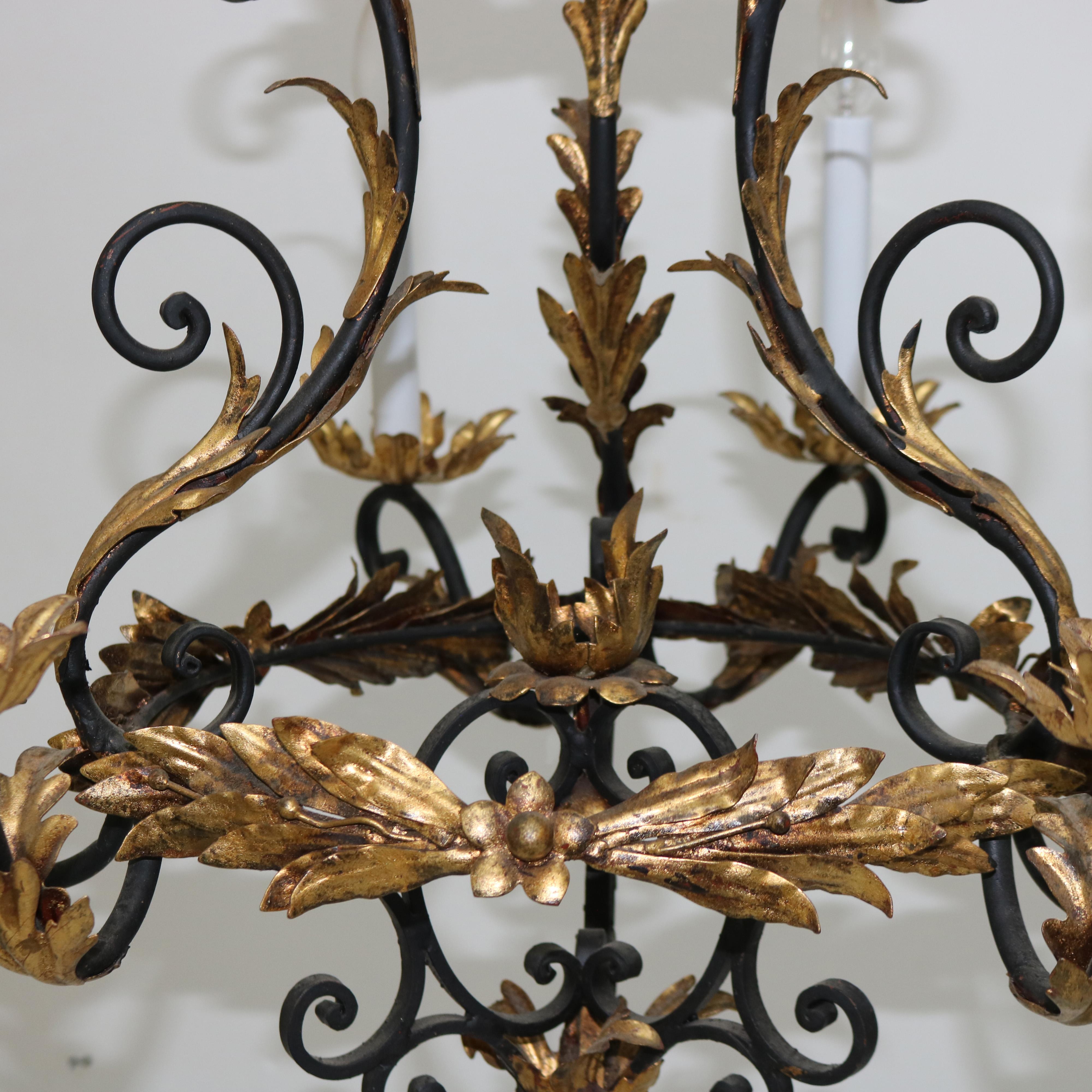 Lustre Rocococo français ancien à six feuillages en métal doré et ébénisé C1930 en vente 1