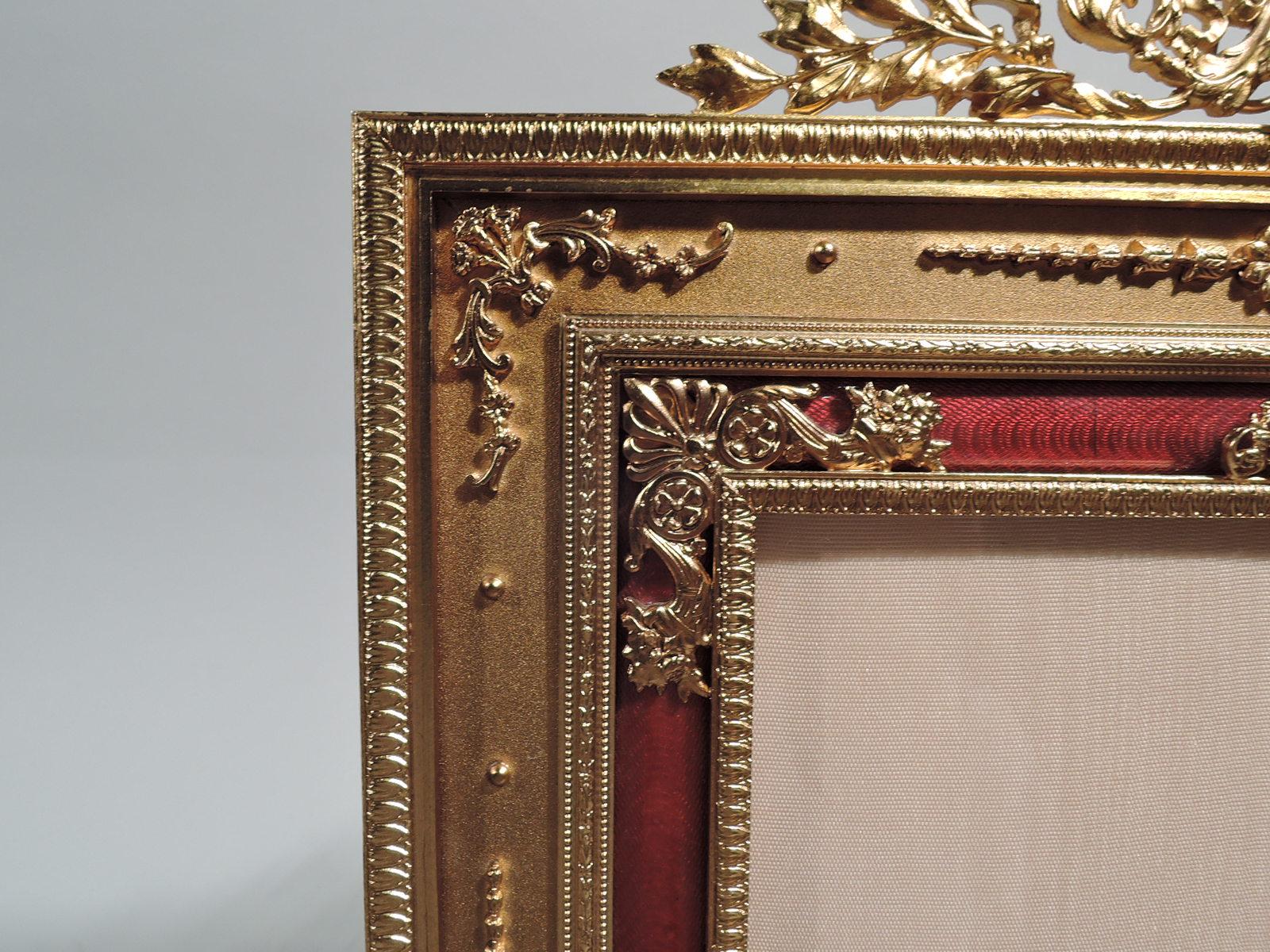 Rococo Cadre photo ancien de style rococo français en bronze doré et émail rouge en vente