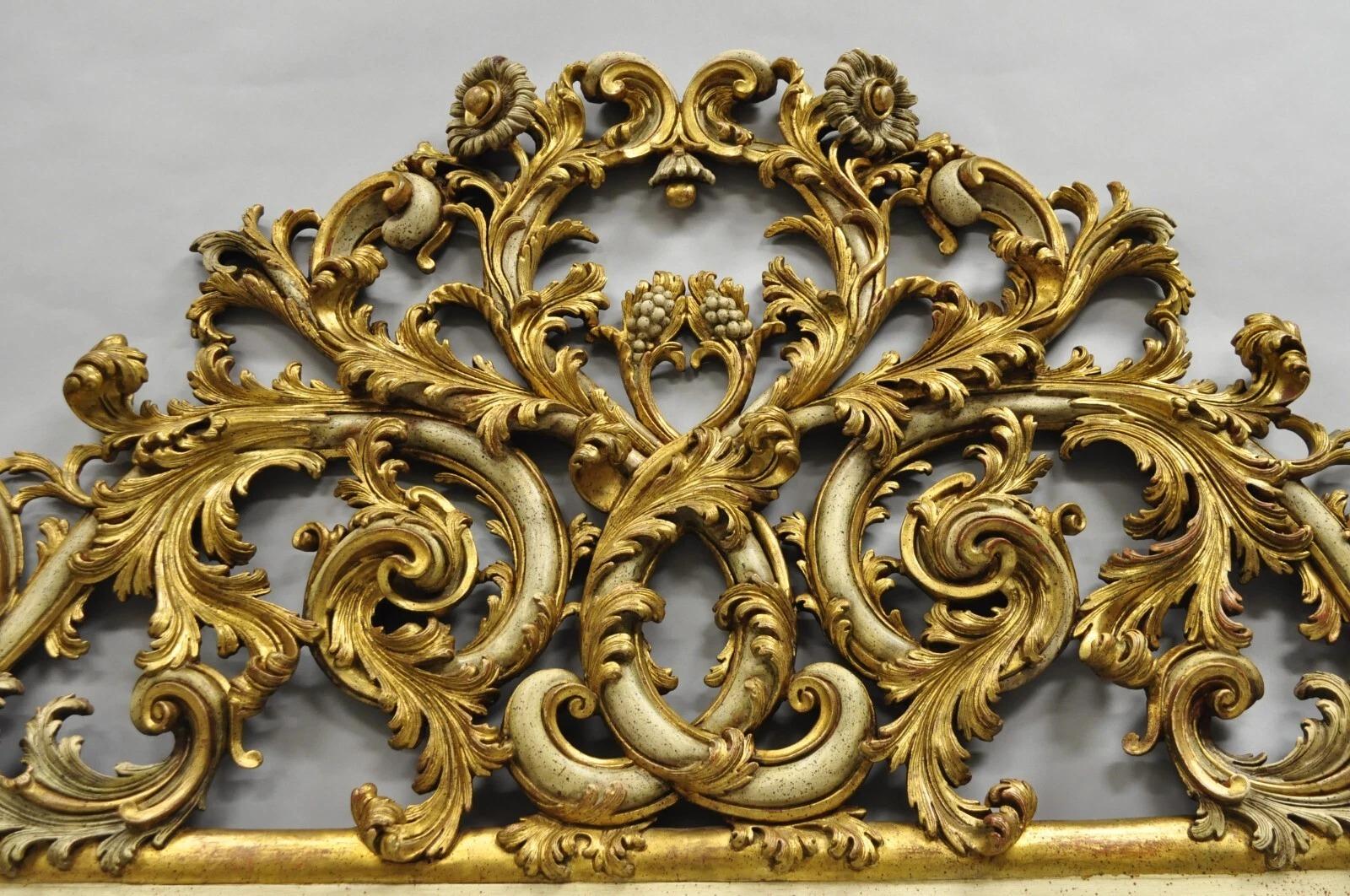 Antique French Rococo Gold Giltwood Carved Wood Italian King Size Bed Headboard (testiera del letto) in vendita 6