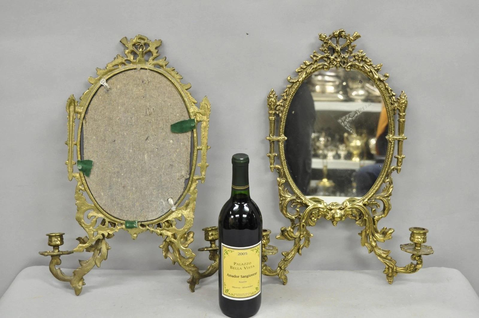 Antique French Rococo Louis XV Brass Oval Mirror Candelabra Wall Sconces - Coppia in vendita 5