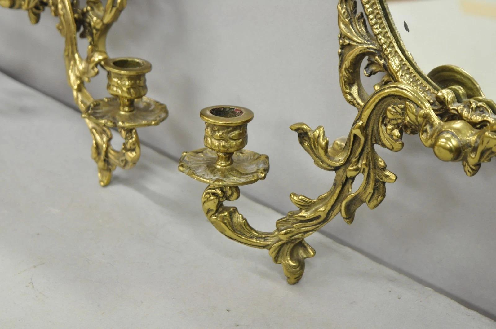 Antique French Rococo Louis XV Brass Oval Mirror Candelabra Wall Sconces - Coppia in vendita 6