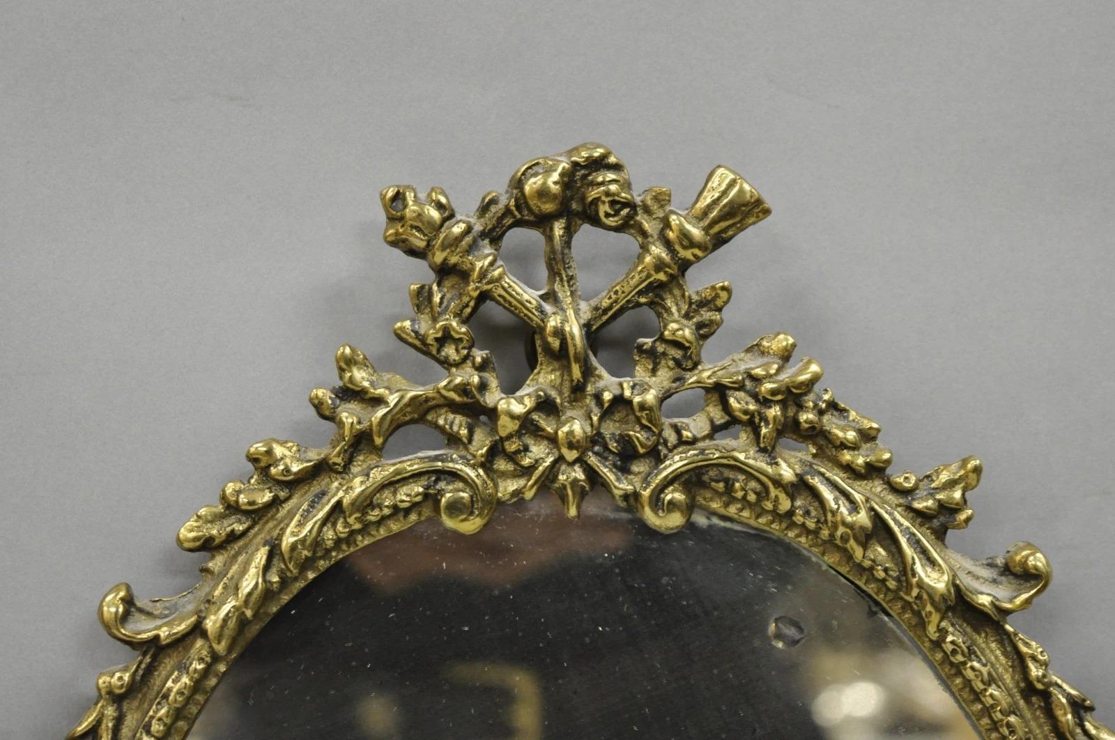 Luigi XV Antique French Rococo Louis XV Brass Oval Mirror Candelabra Wall Sconces - Coppia in vendita