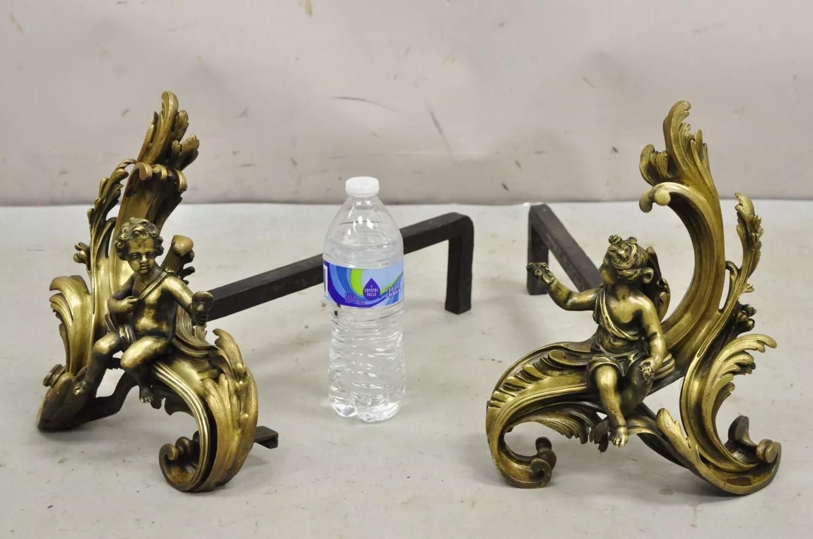 Antike französische Rokoko-Cherub-Puppen-Feuerböcke aus Bronze im Louis-XV-Stil, Louis XV.-Stil, Paar im Angebot 5