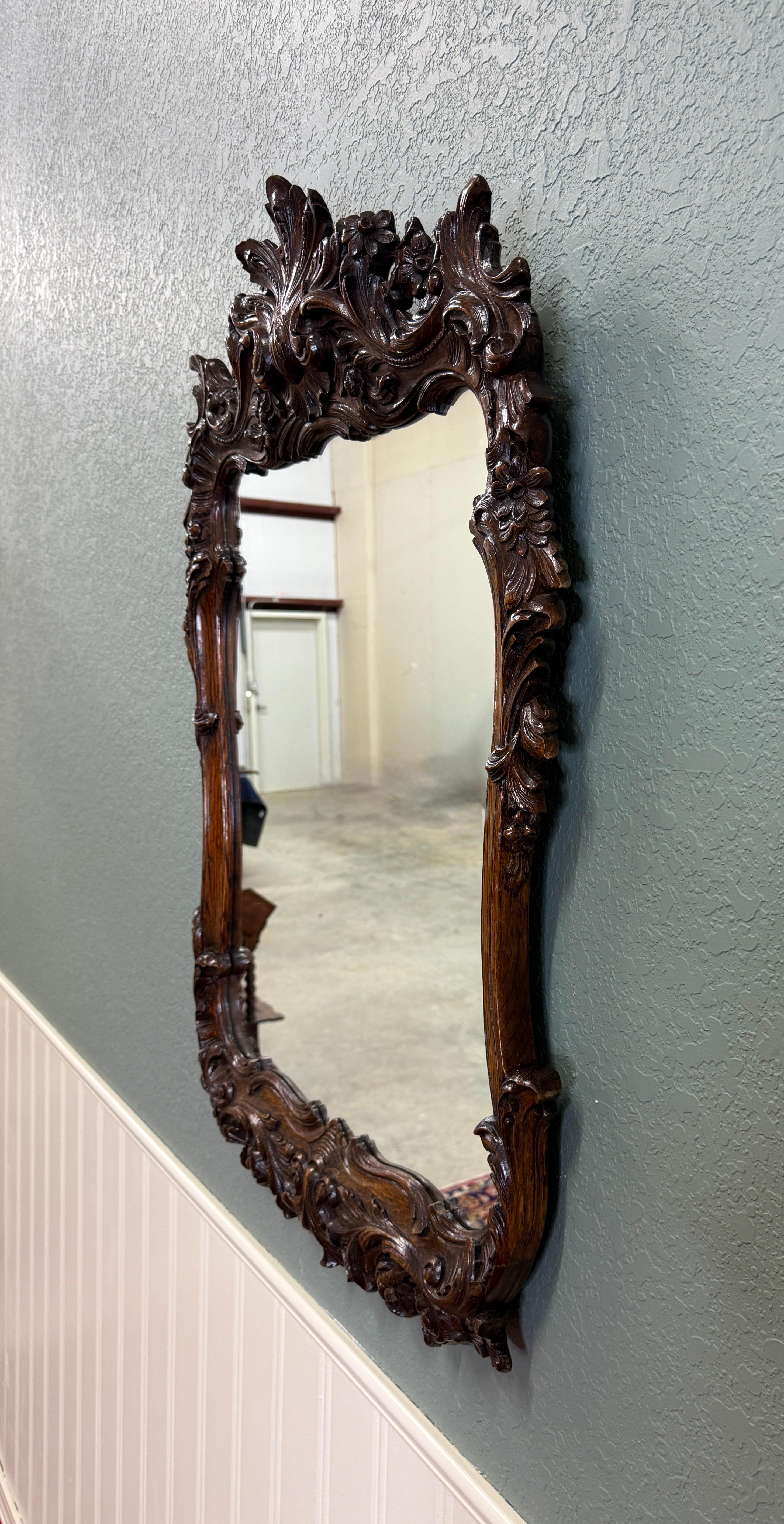 Antique French Rococo Mirror gerahmt Hanging Wall Mirror Rectangular Carved Oak (Neurokoko) im Angebot