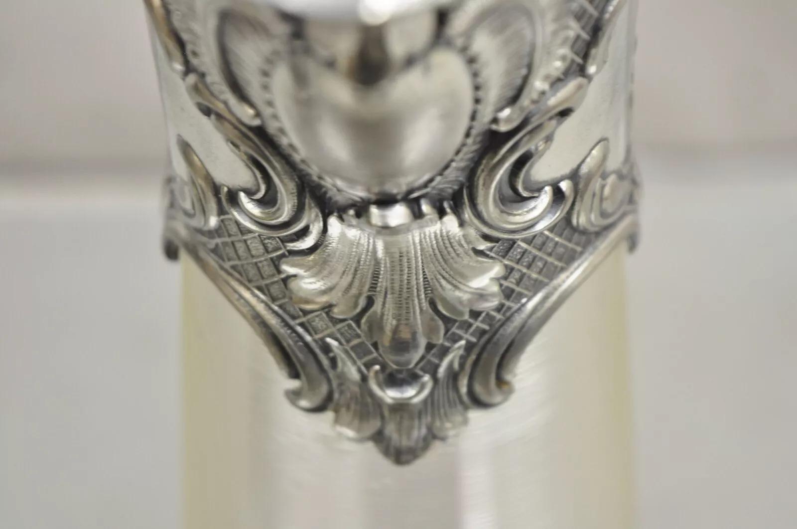 Antique French Rococo Silver Plated Ribbed Glass Liqueur Decanter Bottle in vendita 3