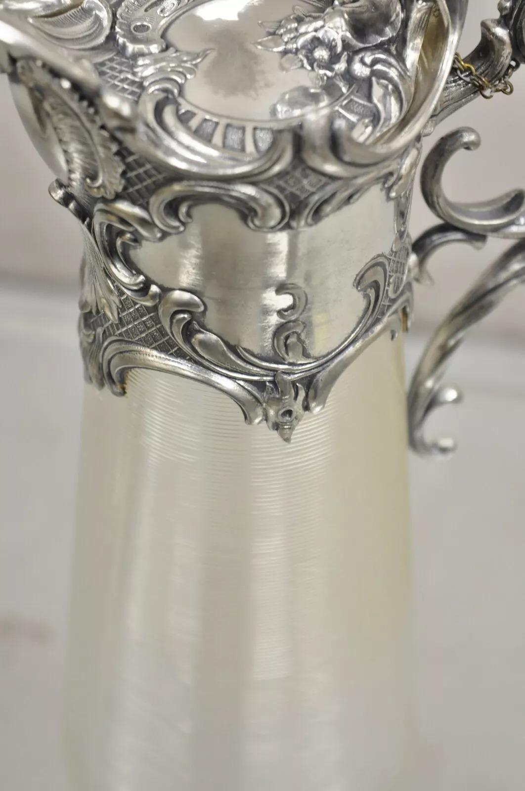 Antique French Rococo Silver Plated Ribbed Glass Liqueur Decanter Bottle in vendita 4