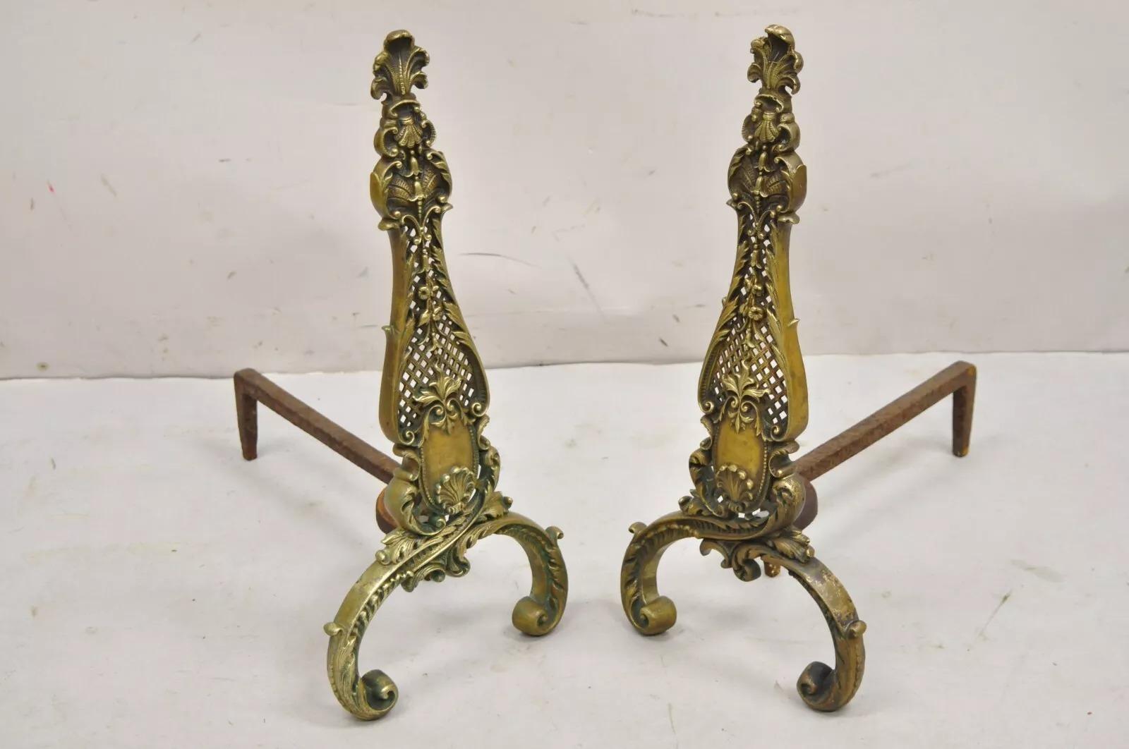 Antike französische Bronze-Messing-Kamin-Feuerböcke im Rokoko-Stil aus Messing, Paar im Angebot 6