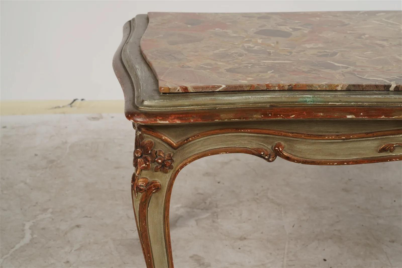 Sculpté à la main Antique French Rococo & Gilt Coffee Table w/ Marble Top Circa 1900 en vente