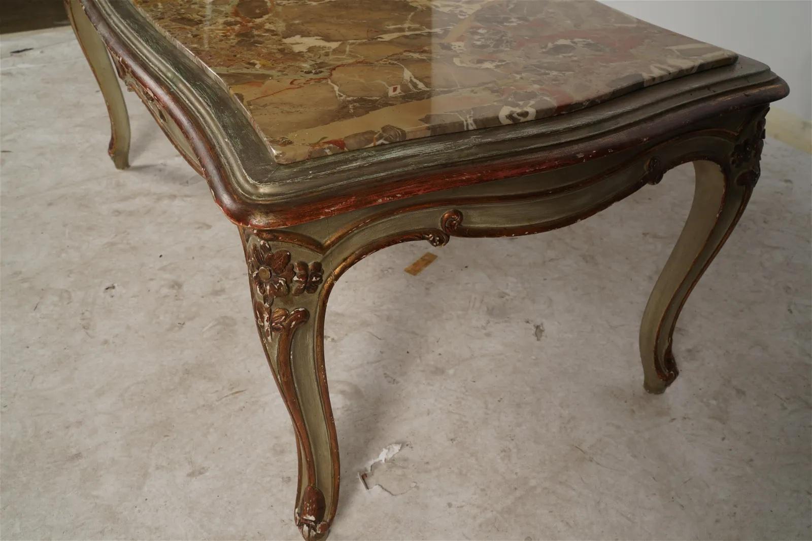 20ième siècle Antique French Rococo & Gilt Coffee Table w/ Marble Top Circa 1900 en vente