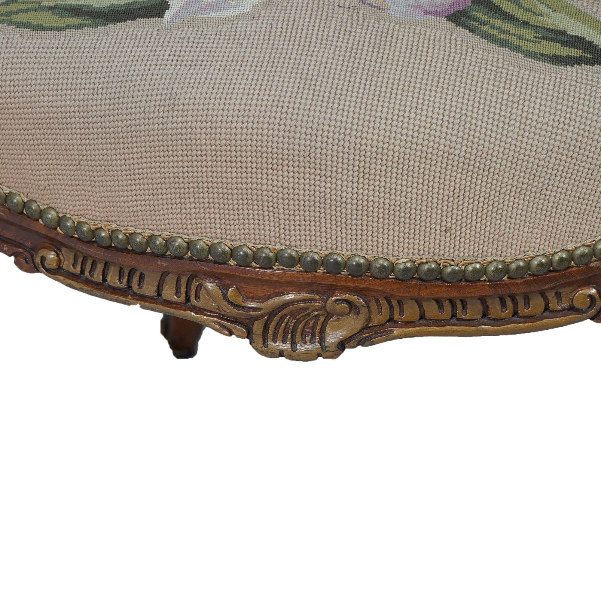 Ancienne chaise Bergère en acajou doré, tapisserie, de style Rococo français C1920 en vente 5