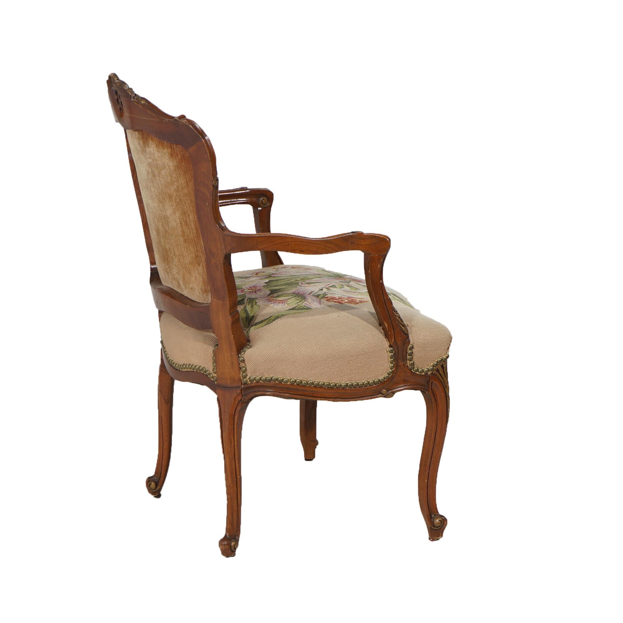 Antique French Rococo Style Parcel Gilt Mahogany, Tapestry Bergere Chair C1920 In Good Condition For Sale In Big Flats, NY