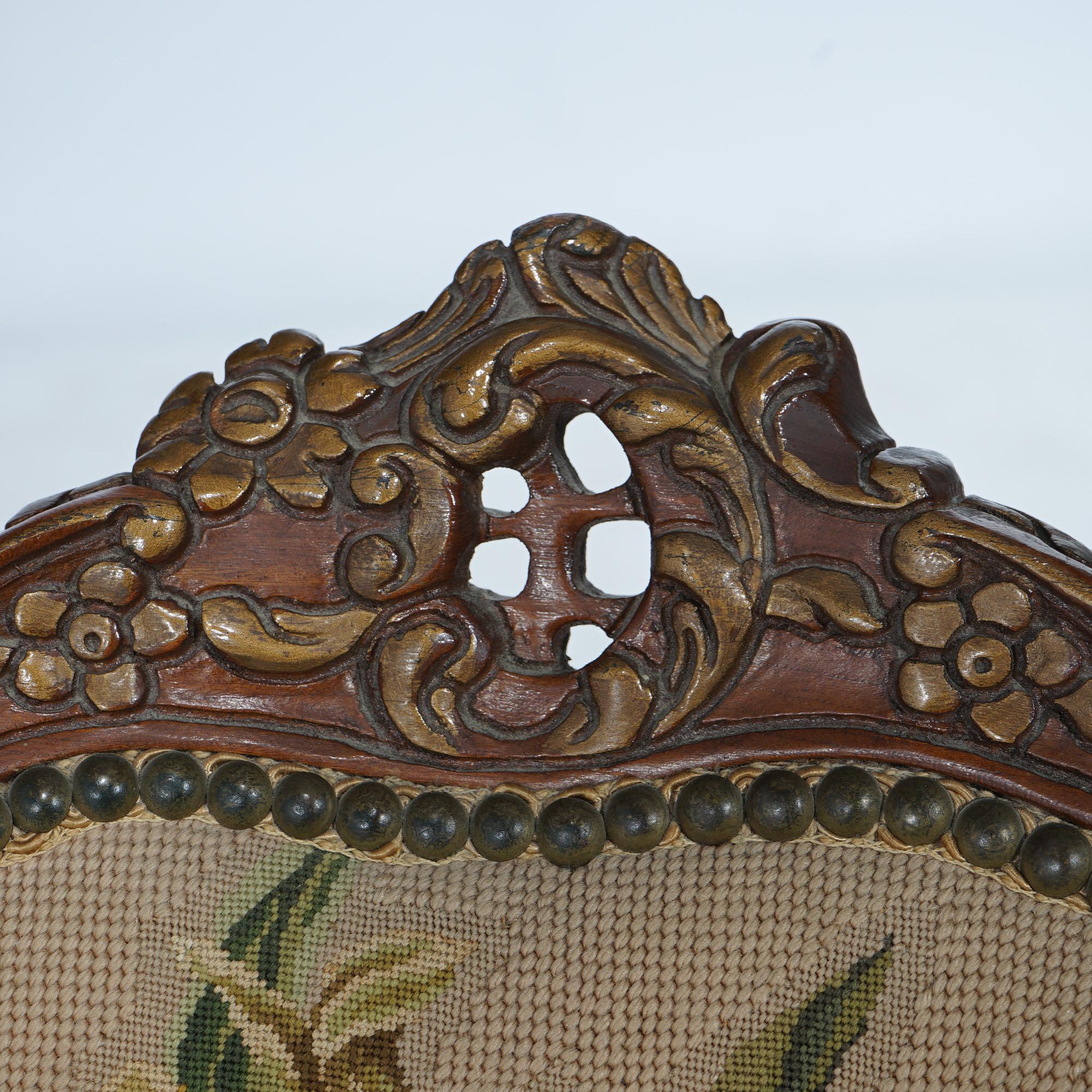 Tapisserie Ancienne chaise Bergère en acajou doré, tapisserie, de style Rococo français C1920 en vente