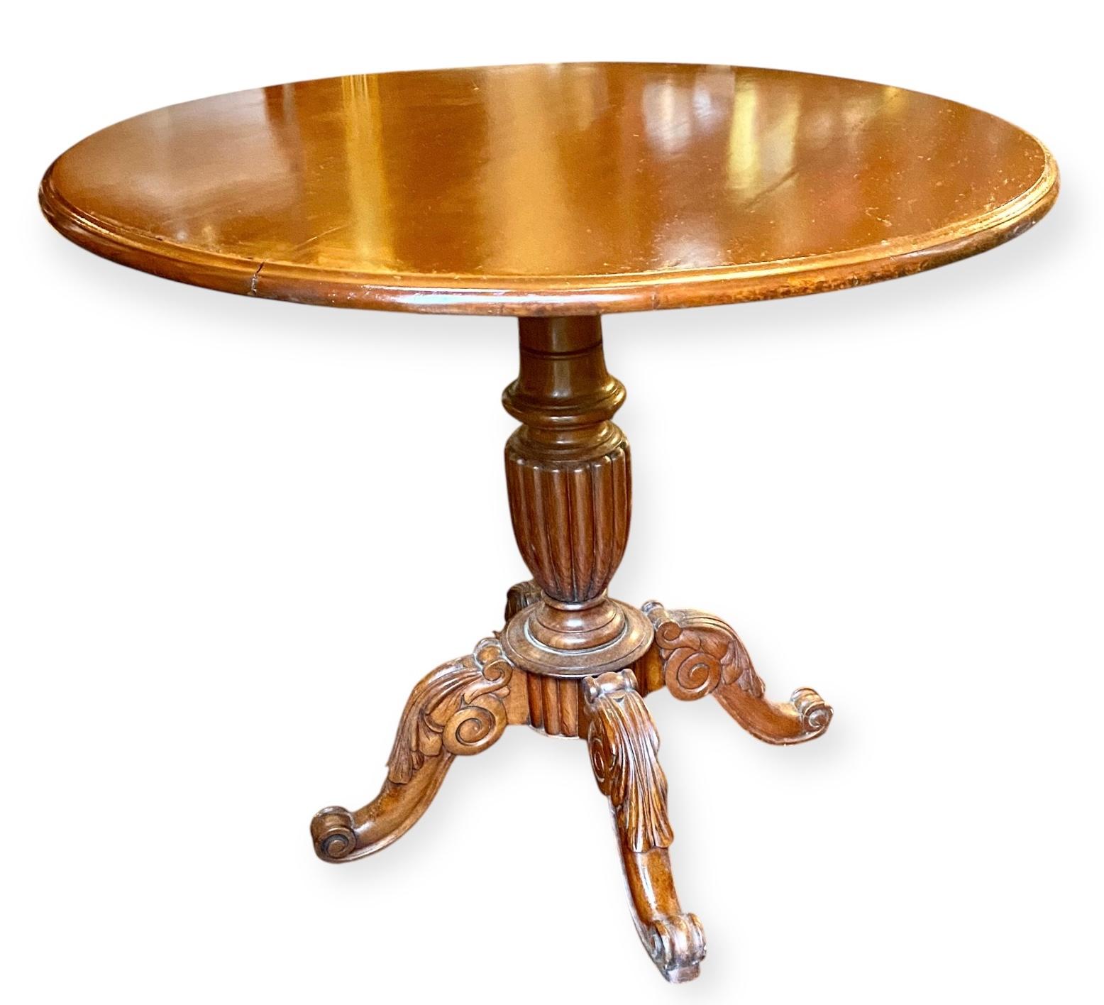 Milieu du XIXe siècle Table de service rocococo française ancienne à plateau basculant en vente