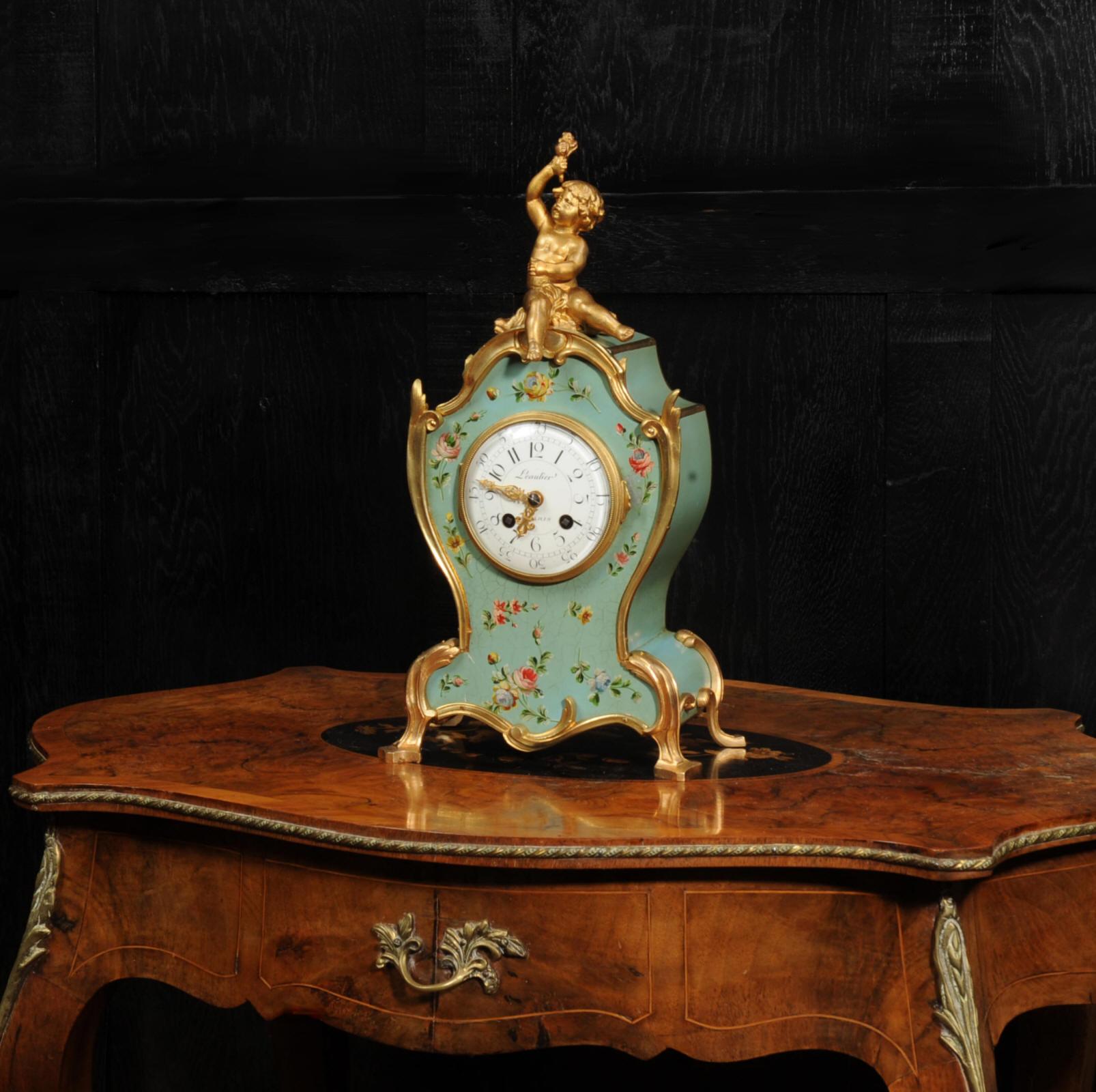 Français Horloge française ancienne rococo Vernis Martin laquée par Planchon -  Paris en vente