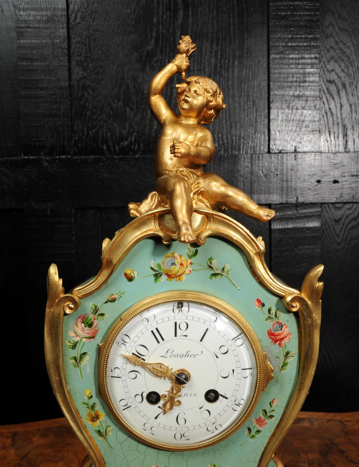 Doré Horloge française ancienne rococo Vernis Martin laquée par Planchon -  Paris en vente