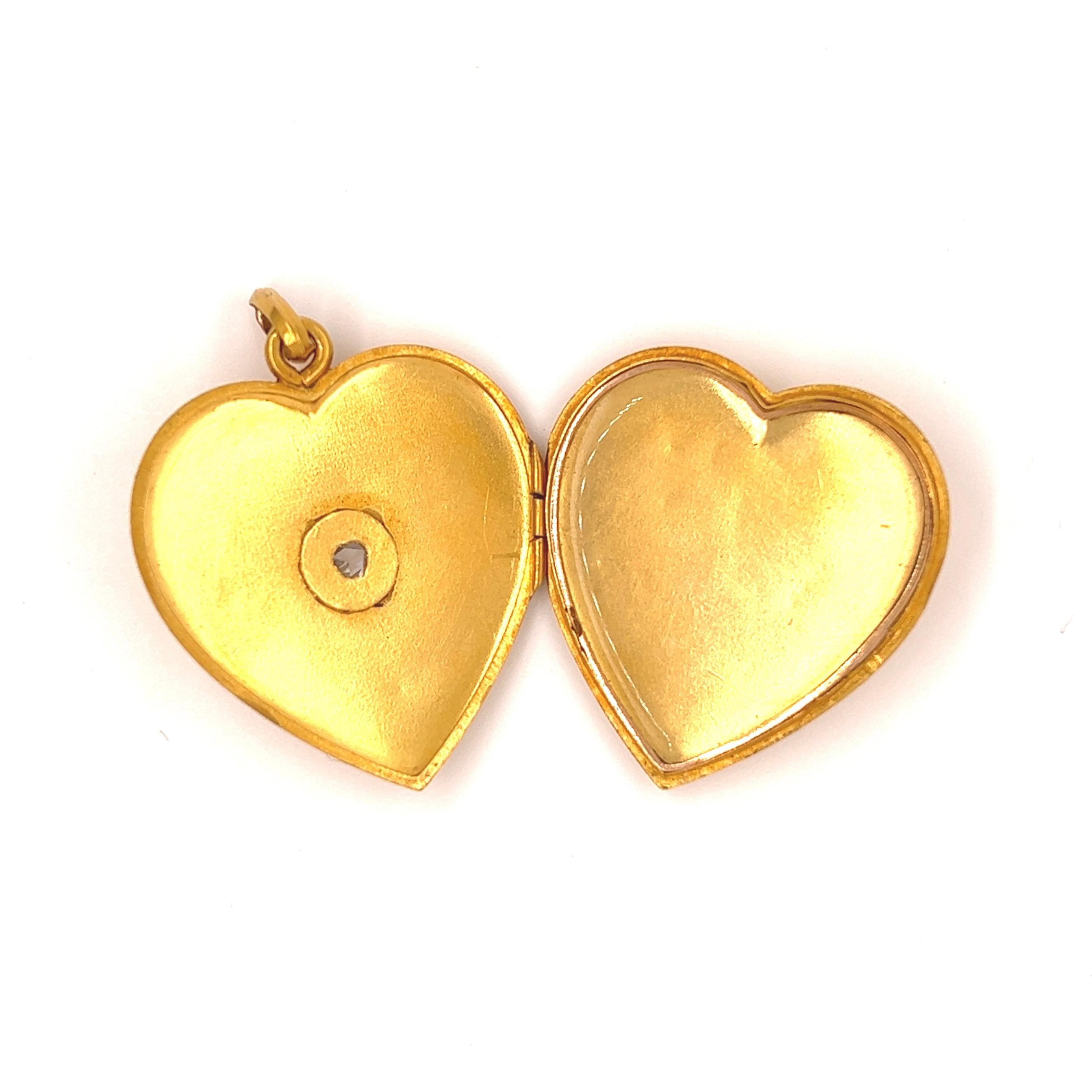 Antique French Rose Cut Diamond 18 Karat Gold Heart Shaped Locket In Excellent Condition In Beverly Hills, CA