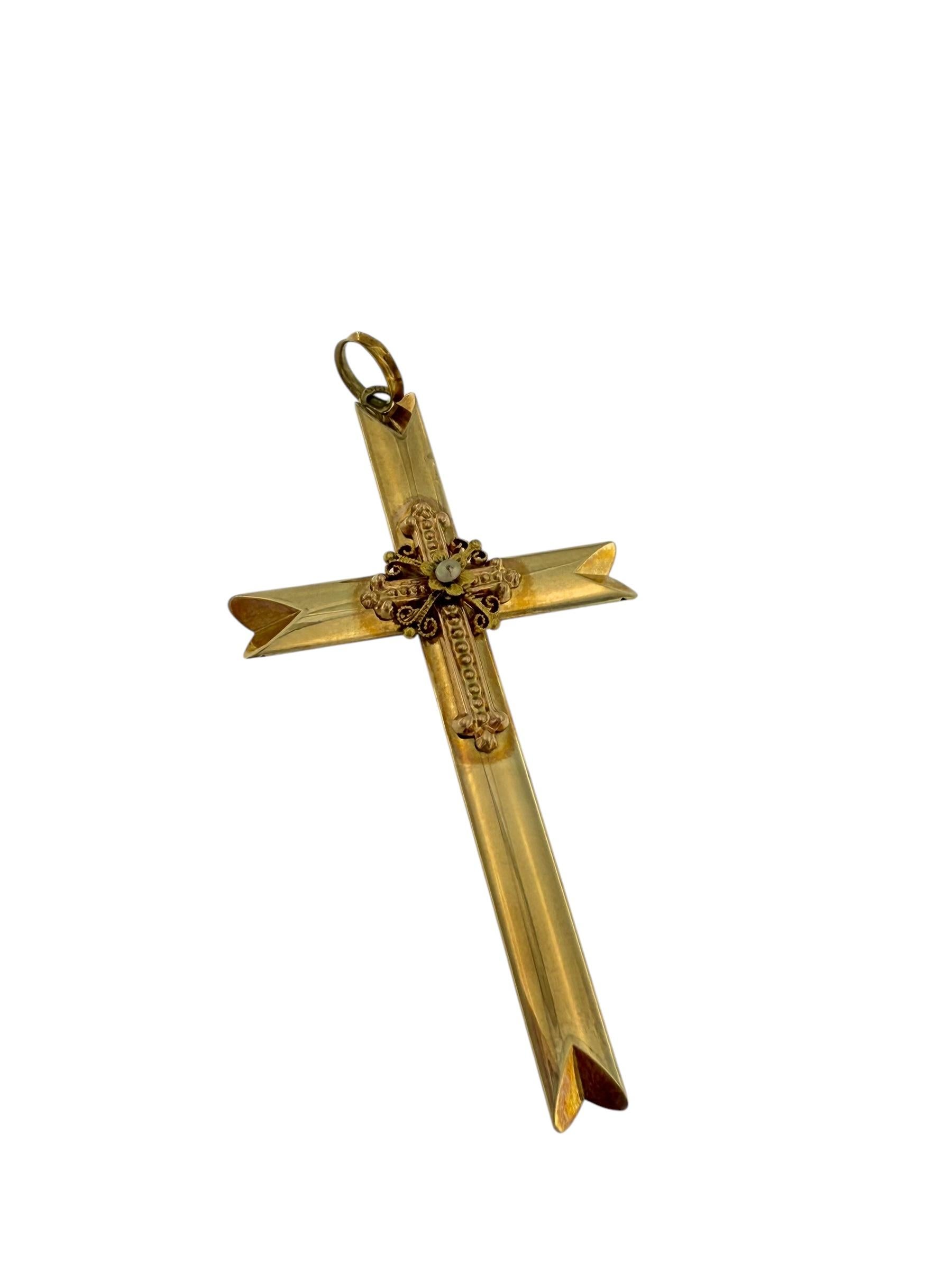 Taglio rotondo Antique French Croce in oro rosa con filigrana e perle in vendita