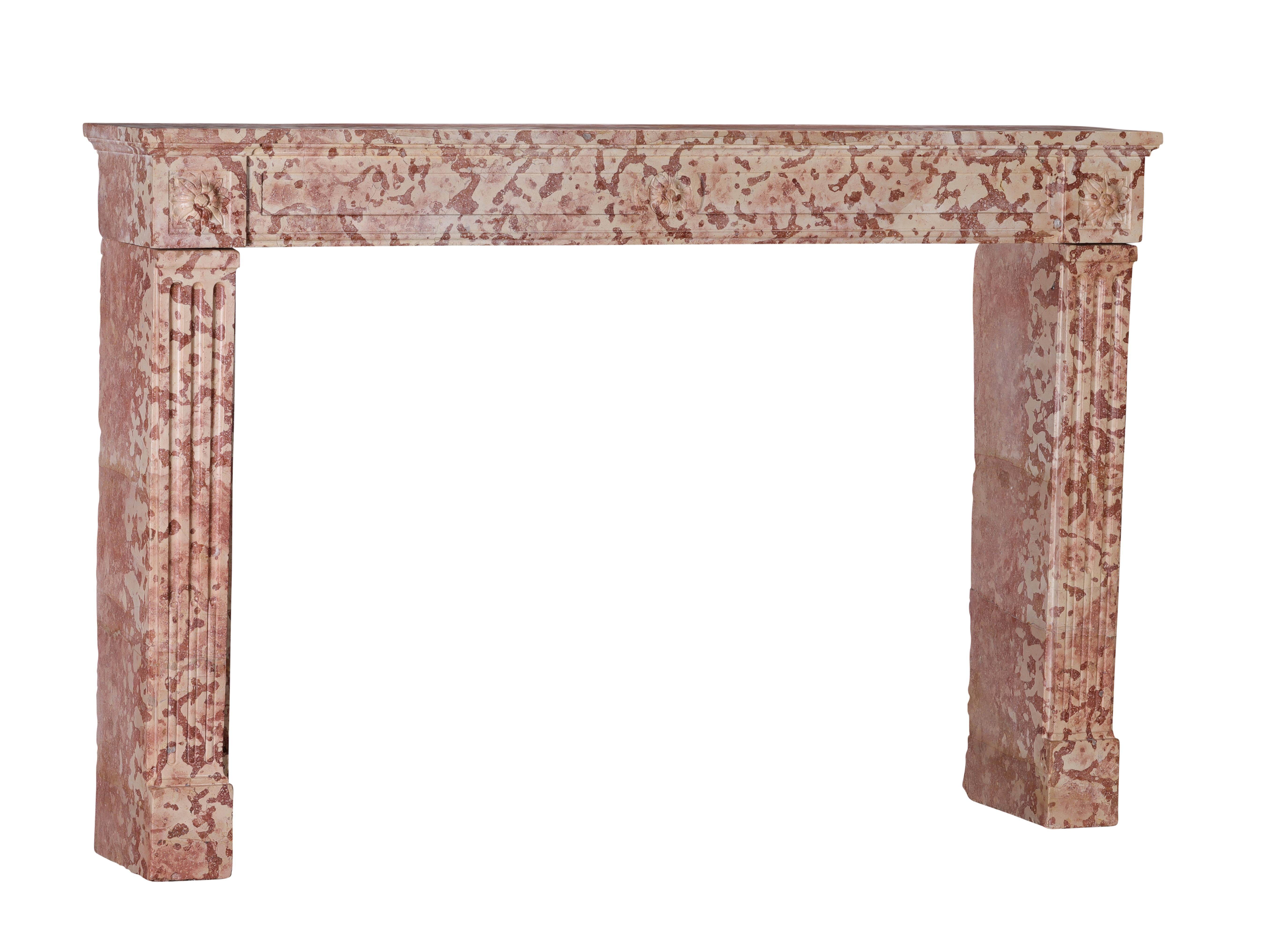 Antique French Rosé Marble Stone Fireplace Surround 18th Century Ever Stylish in vendita 9