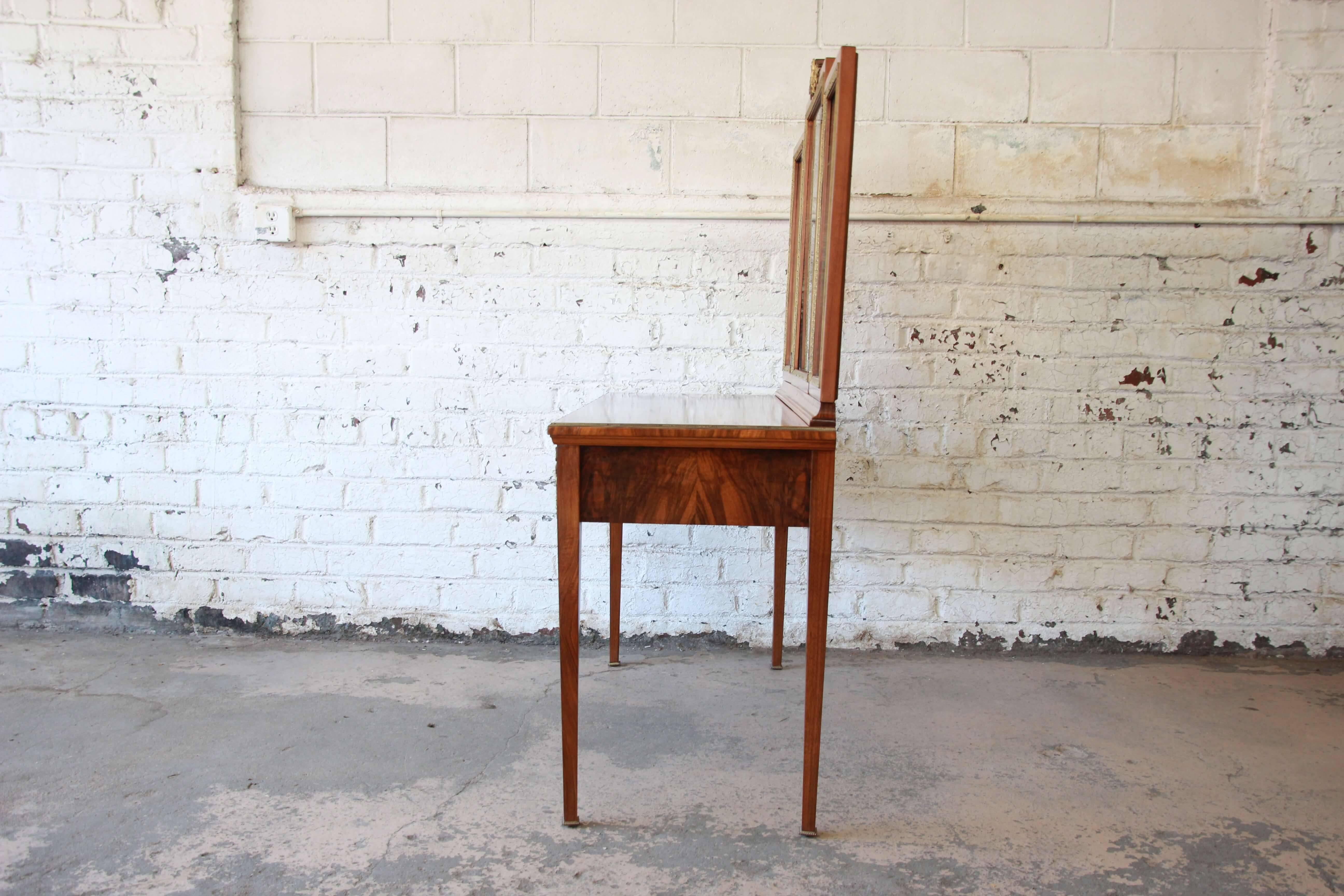 Antique French Rosewood Louis XVI Style Vanity con specchio 5