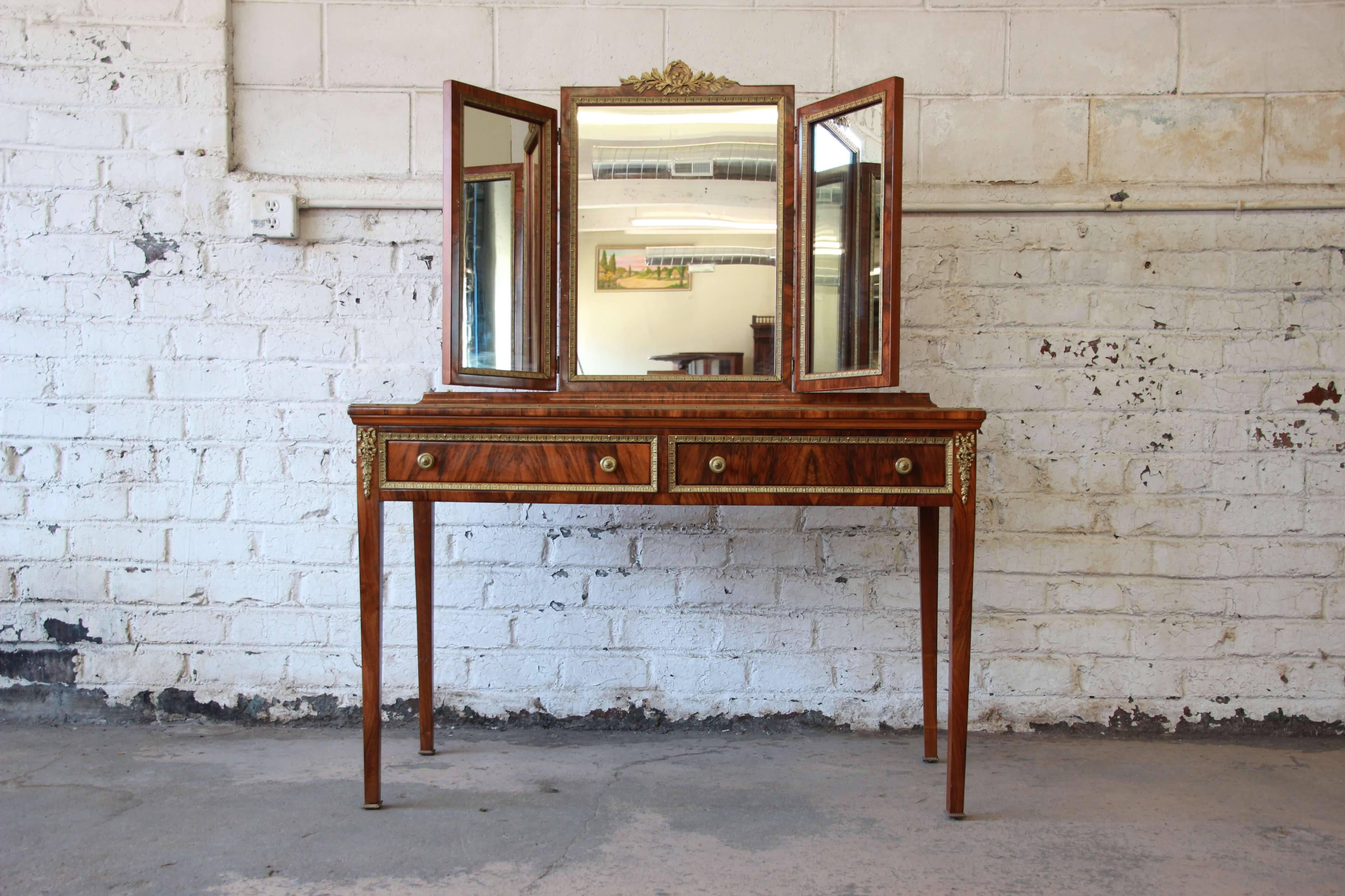 Luigi XVI Antique French Rosewood Louis XVI Style Vanity con specchio
