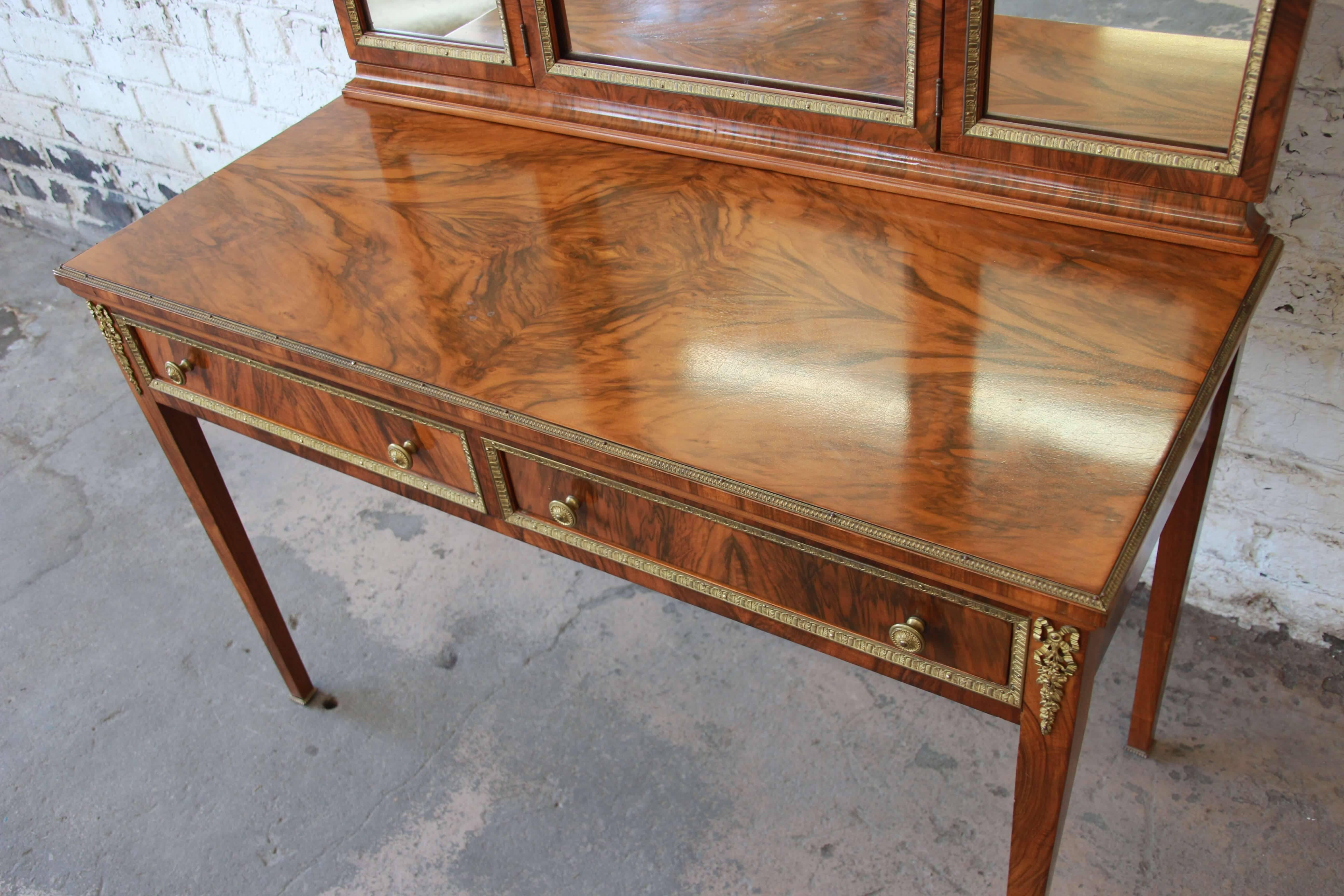 Antique French Rosewood Louis XVI Style Vanity con specchio In condizioni buone a South Bend, IN