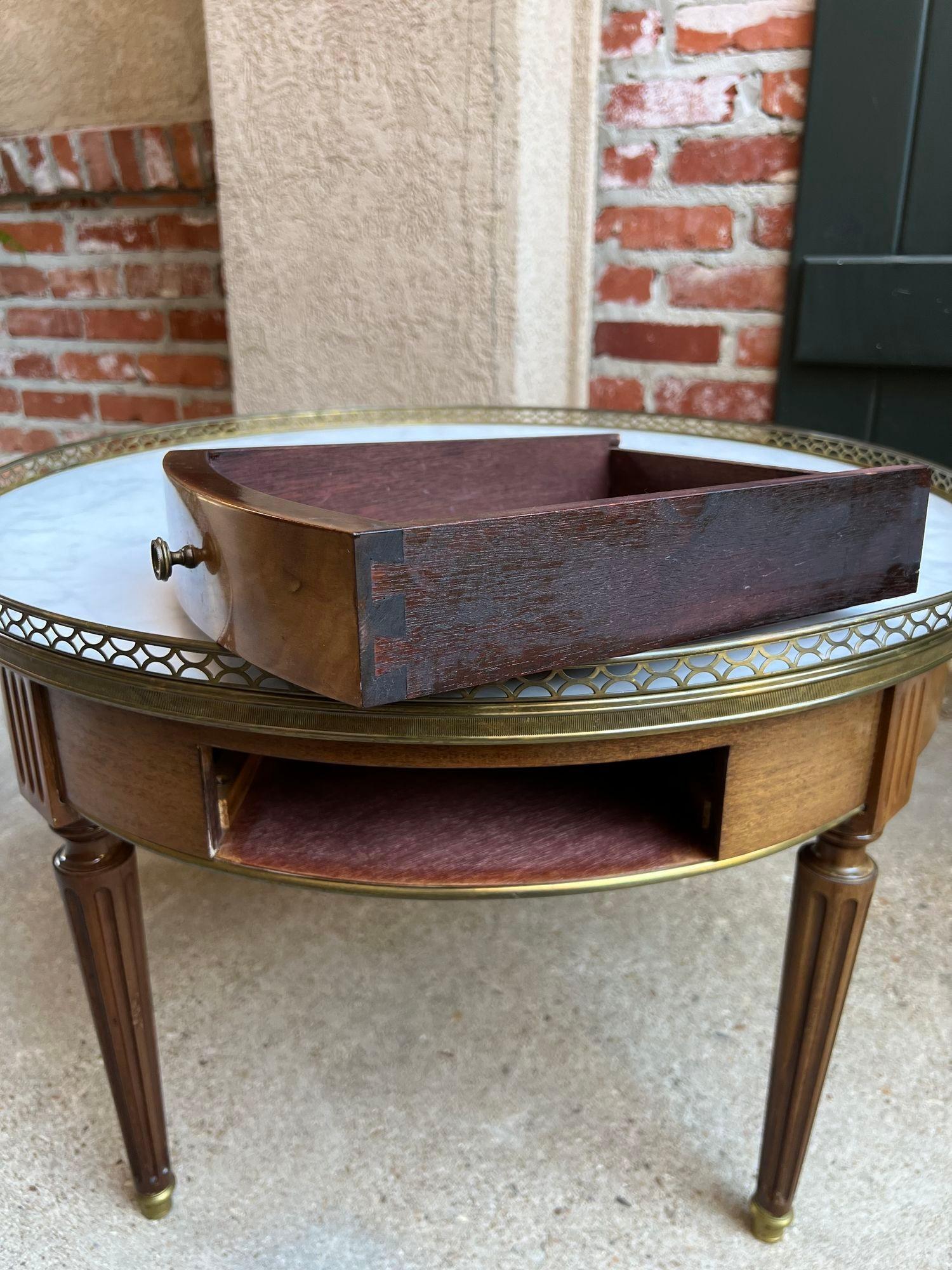 Antique French Tavolino Bouillotte Rotondo Marmo Bianco Stile Luigi XVI Gueridon in vendita 6
