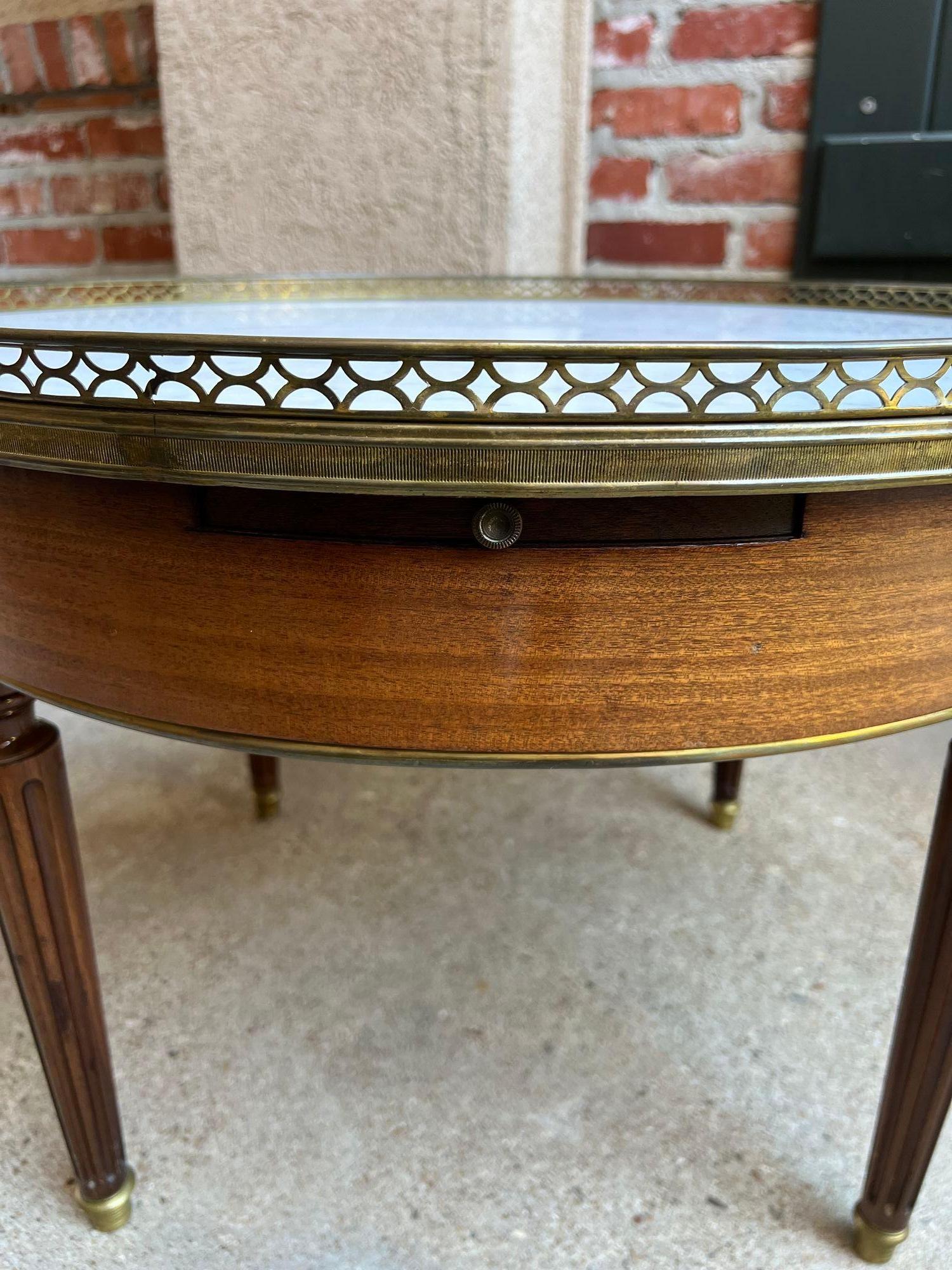 Antique French Tavolino Bouillotte Rotondo Marmo Bianco Stile Luigi XVI Gueridon in vendita 10
