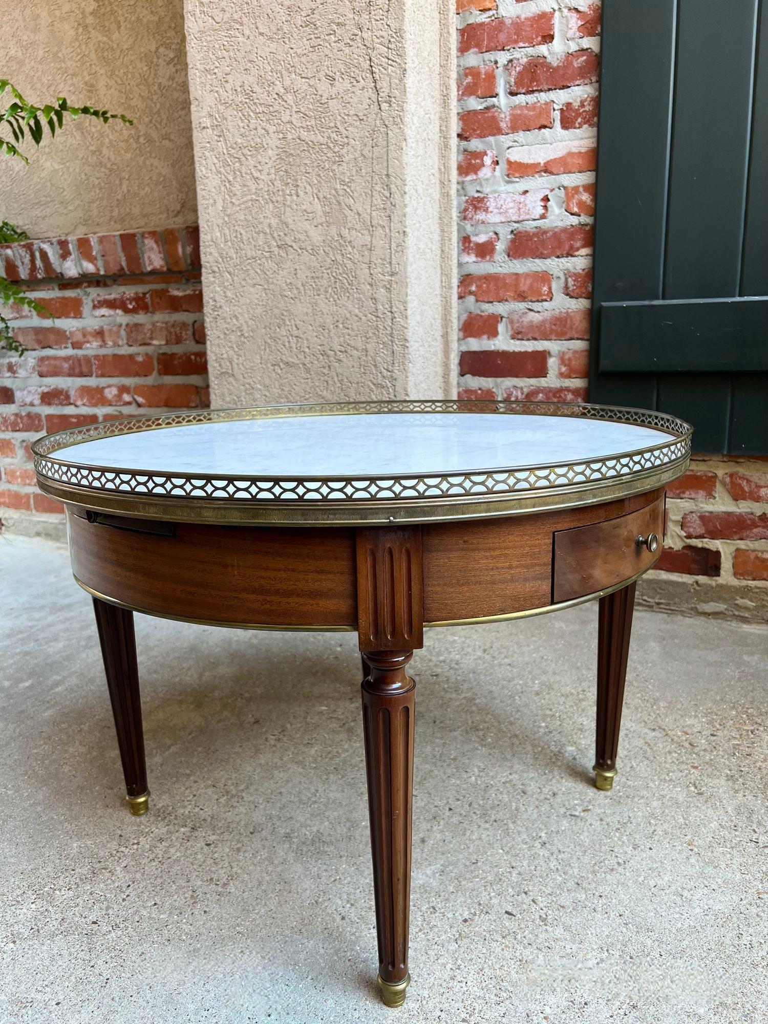 Antique French Tavolino Bouillotte Rotondo Marmo Bianco Stile Luigi XVI Gueridon in vendita 2