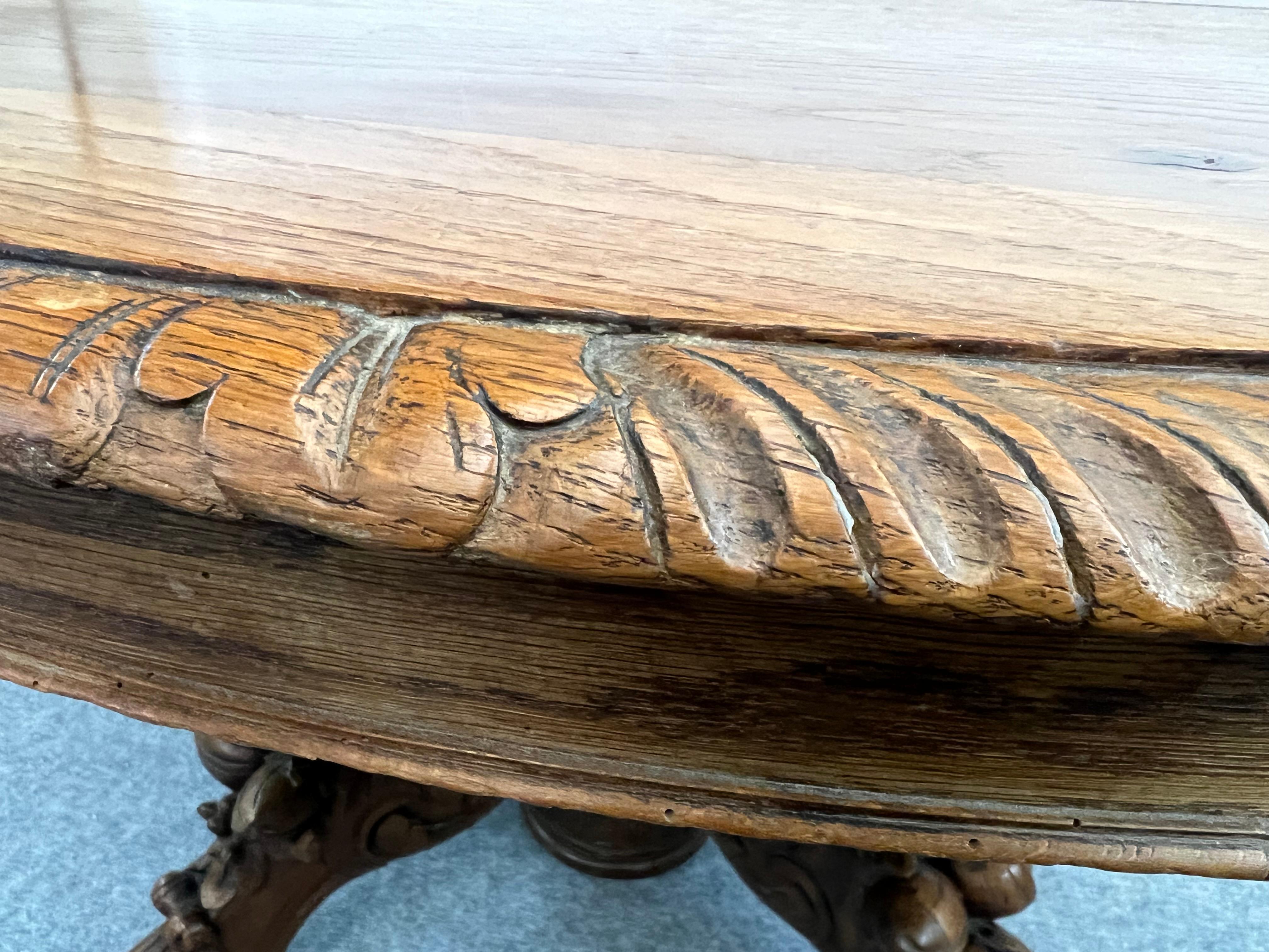Antique French round coffee table pedestal Black Forest hunt table griffons 19th In Good Condition In LA FERTÉ-SOUS-JOUARRE, FR
