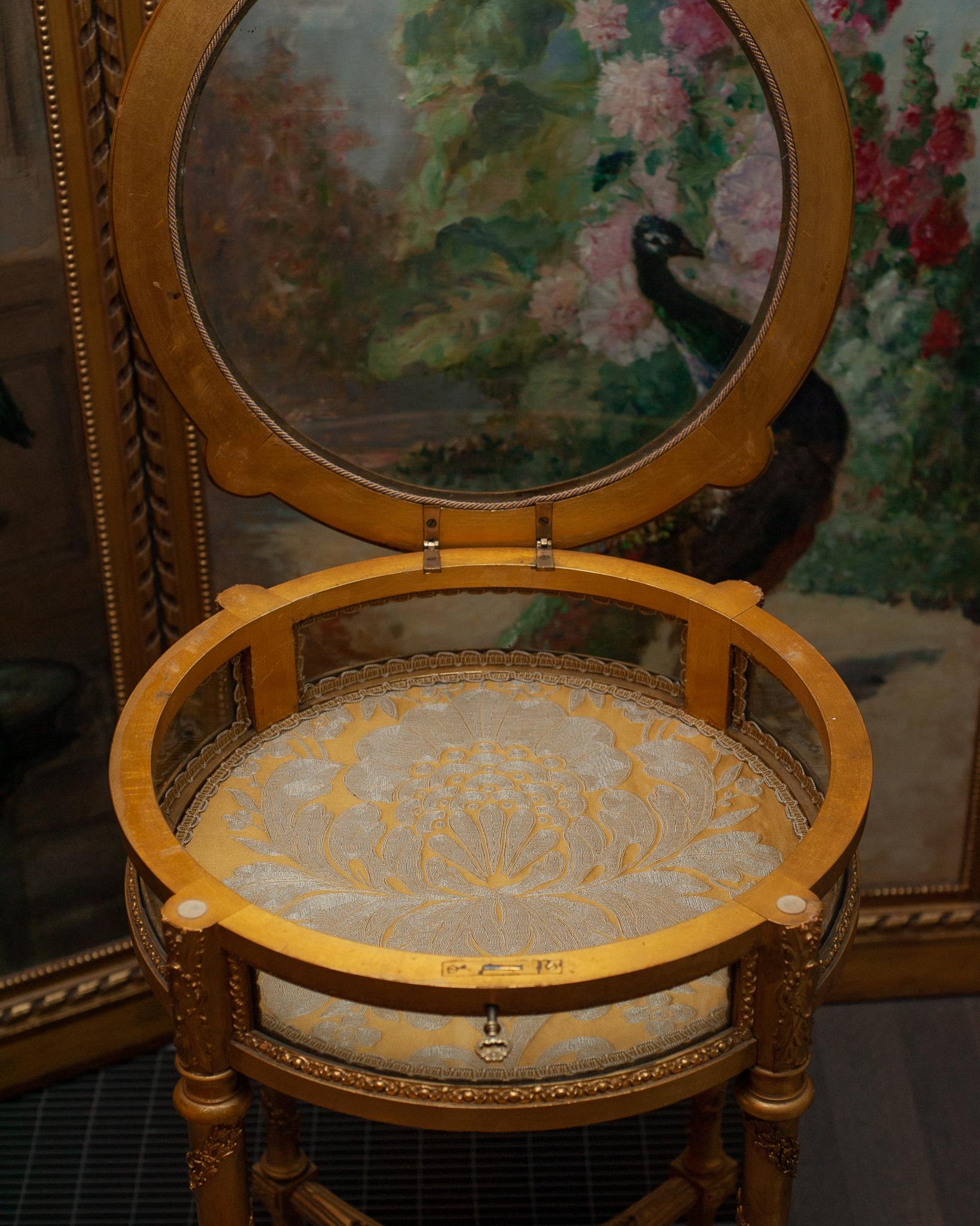 Wood Antique French Round Hand-Carved and Gilded Display Table