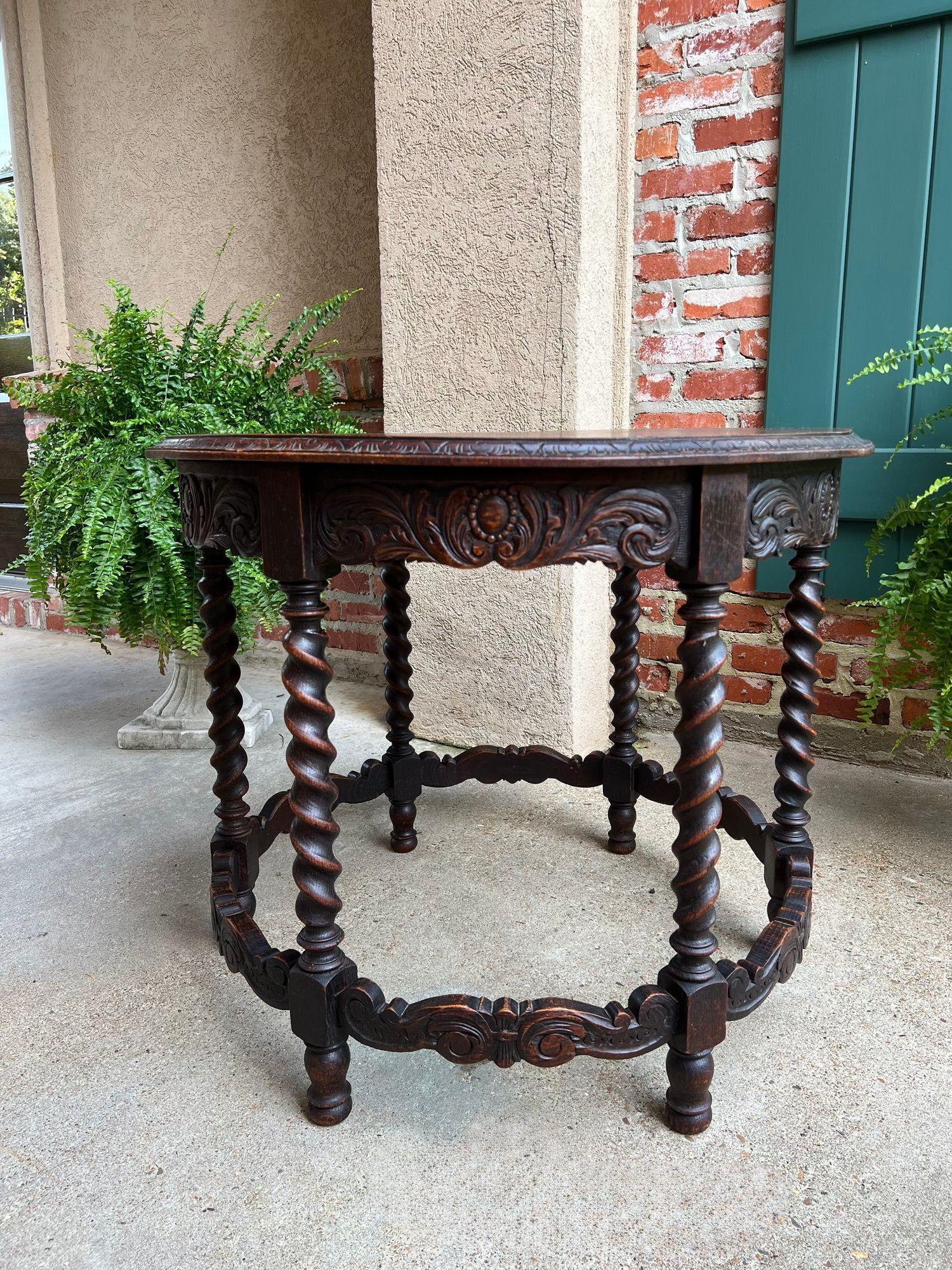 Stile provenzale Antique French ROUND Side Center Table BARLEY TWIST Carved Oak Renaissance c1900 in vendita