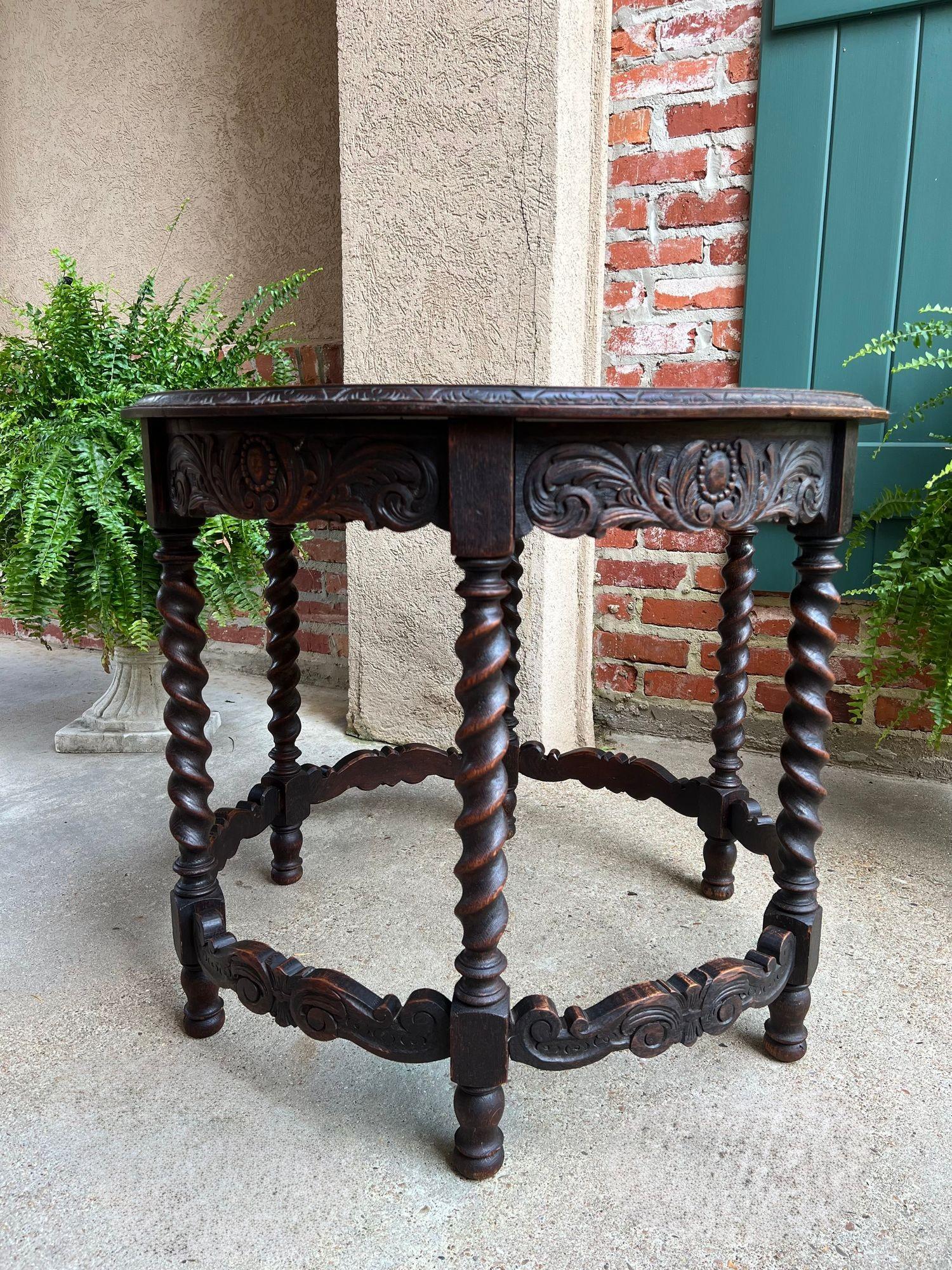 Francese Antique French ROUND Side Center Table BARLEY TWIST Carved Oak Renaissance c1900 in vendita
